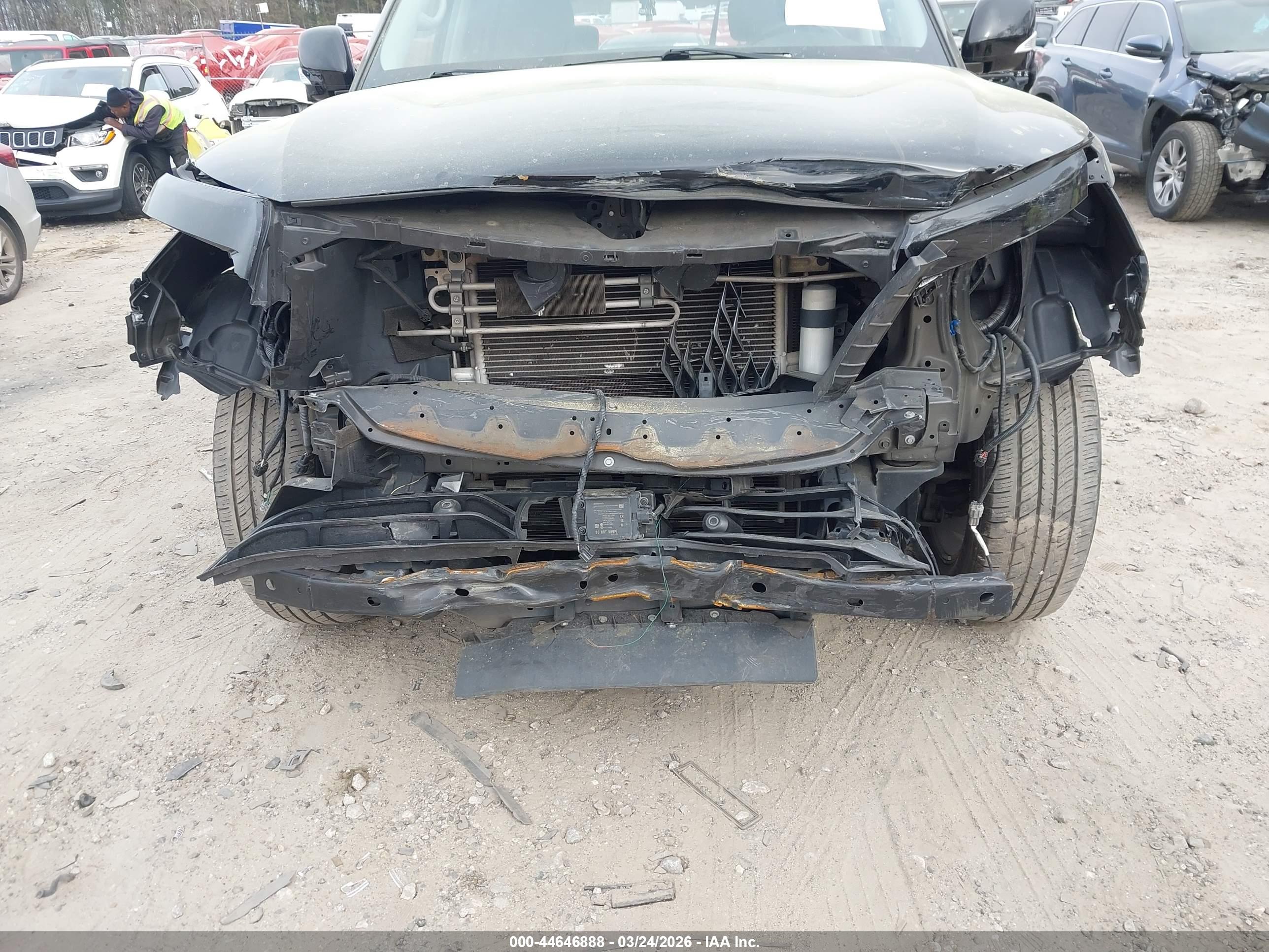 INFINITI QX80 image 6
