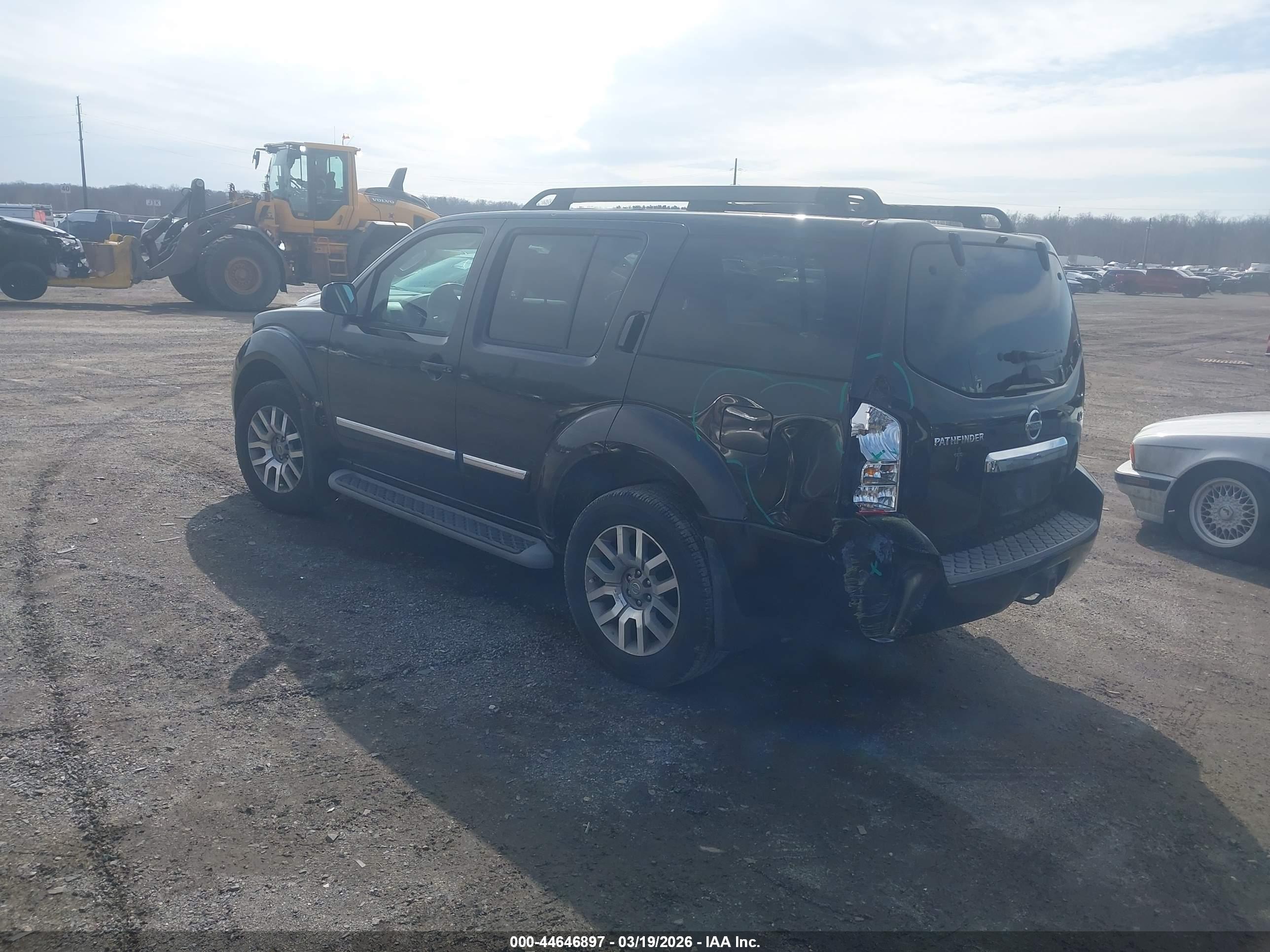 NISSAN PATHFINDER image 3
