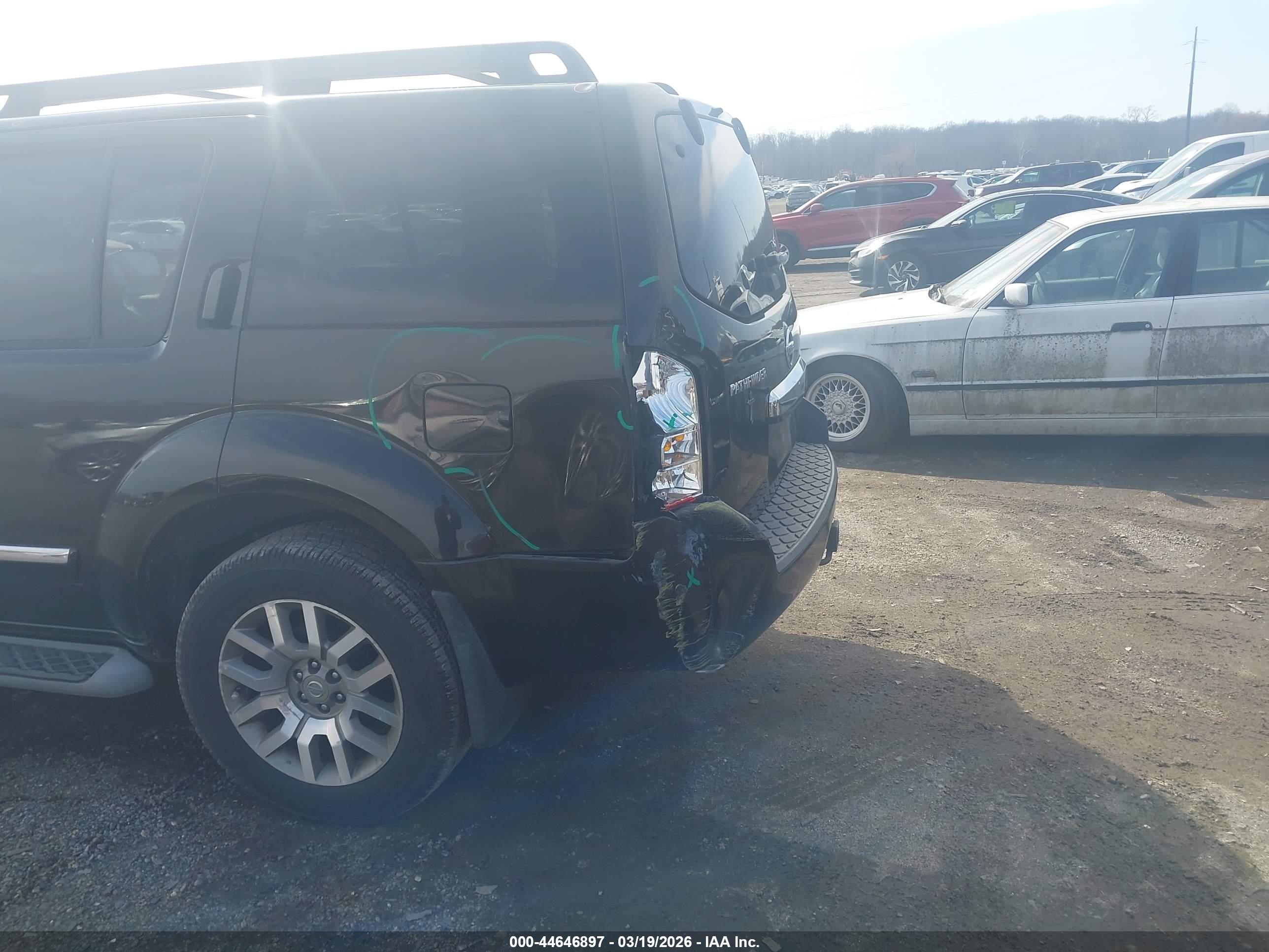 NISSAN PATHFINDER image 6