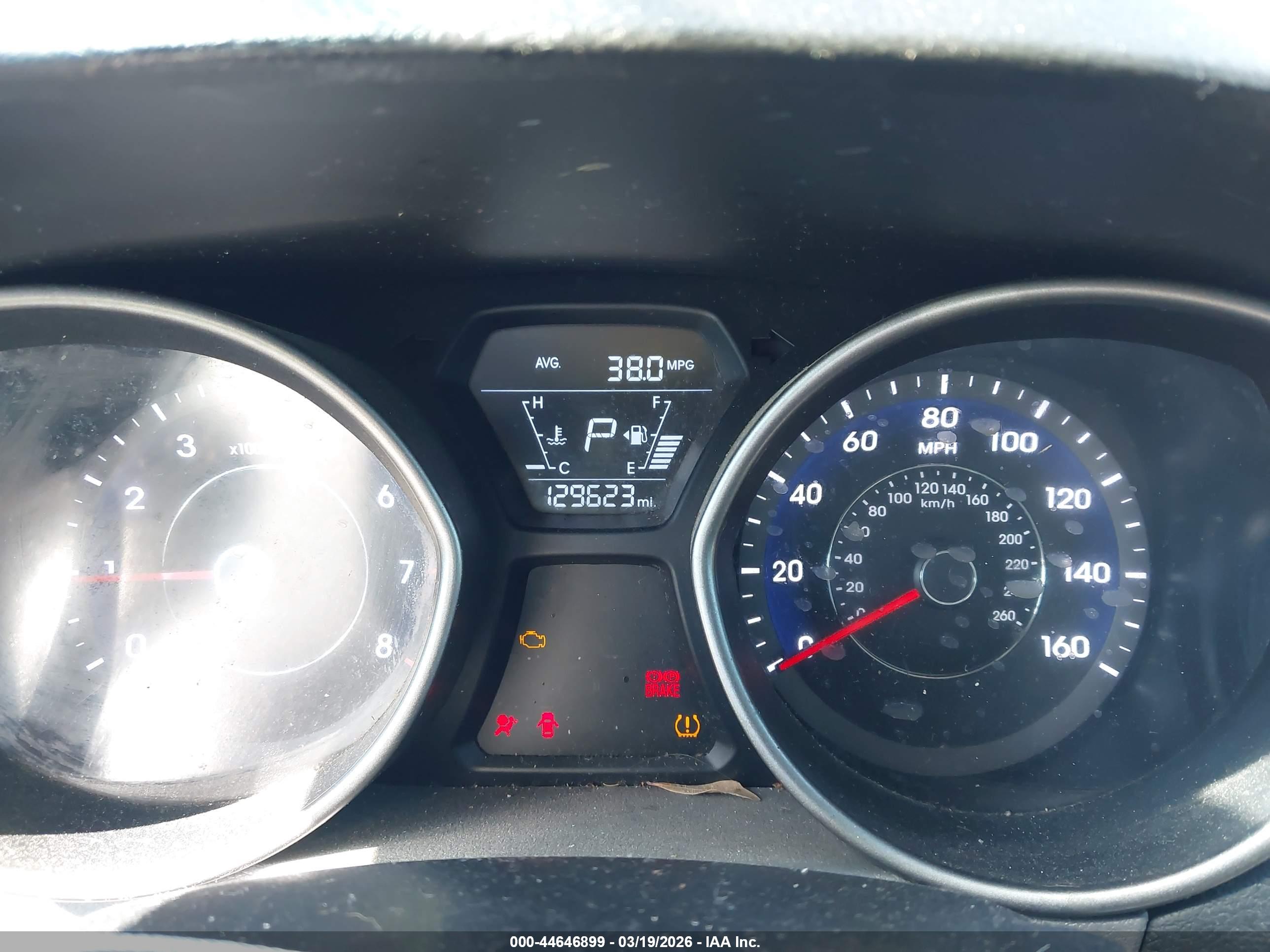 HYUNDAI ELANTRA image 7