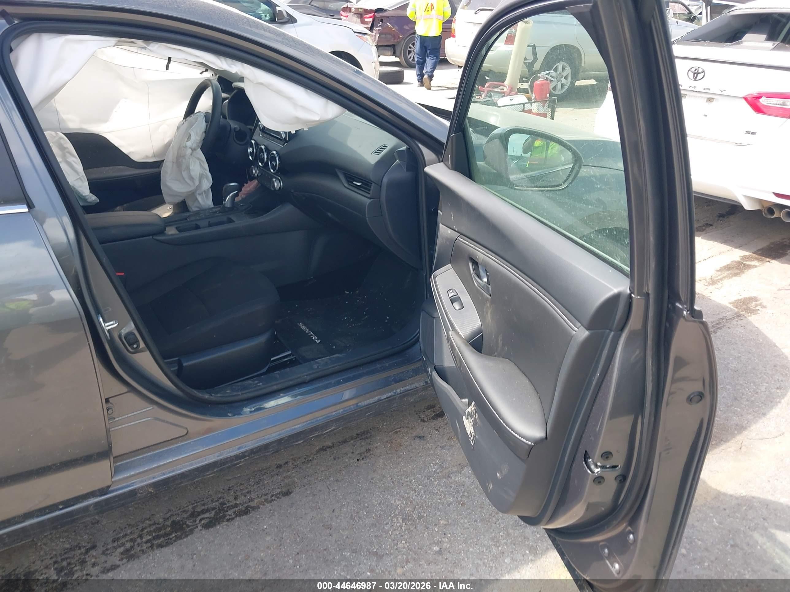 NISSAN SENTRA image 5