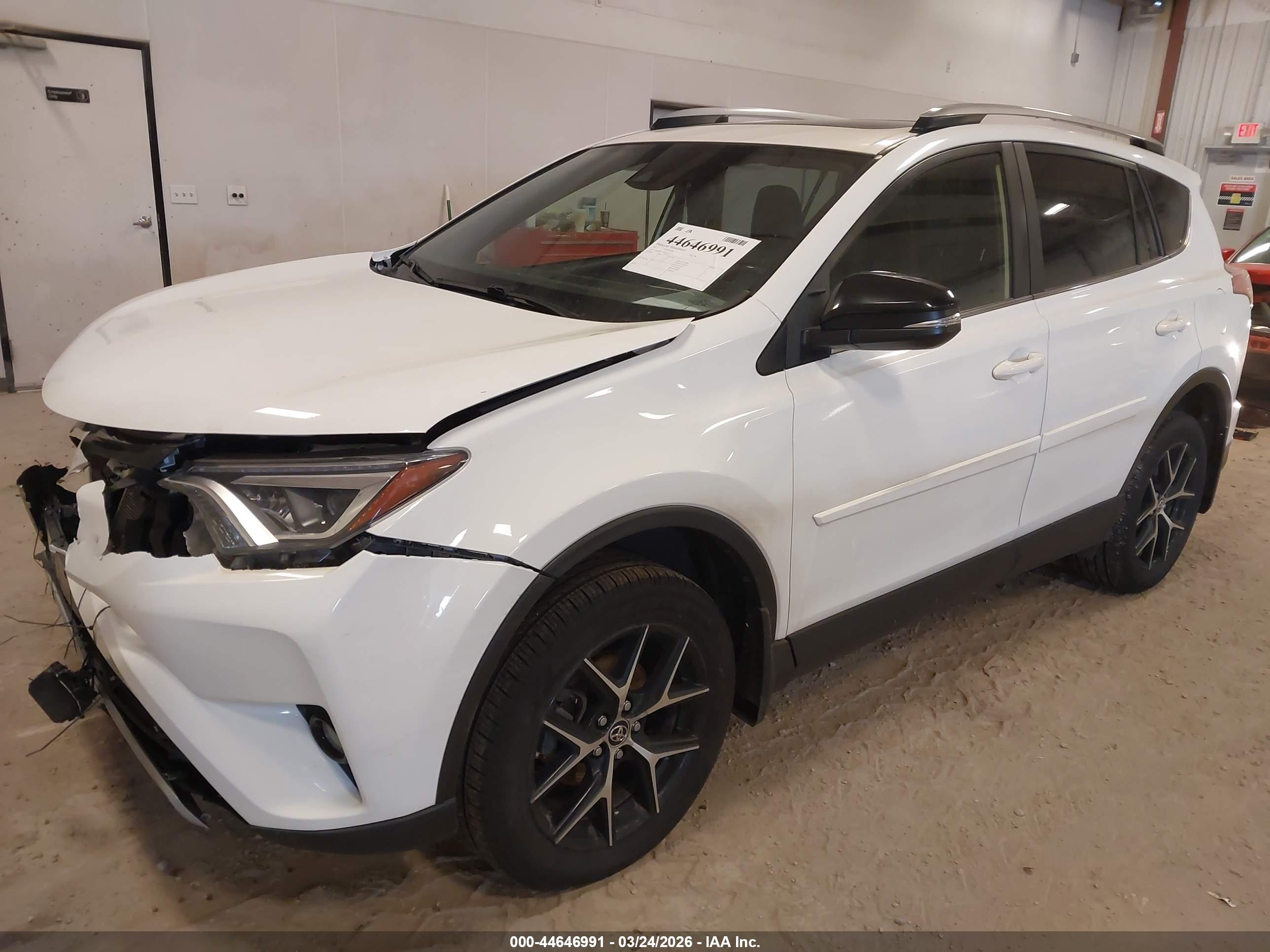 TOYOTA RAV4 image 2