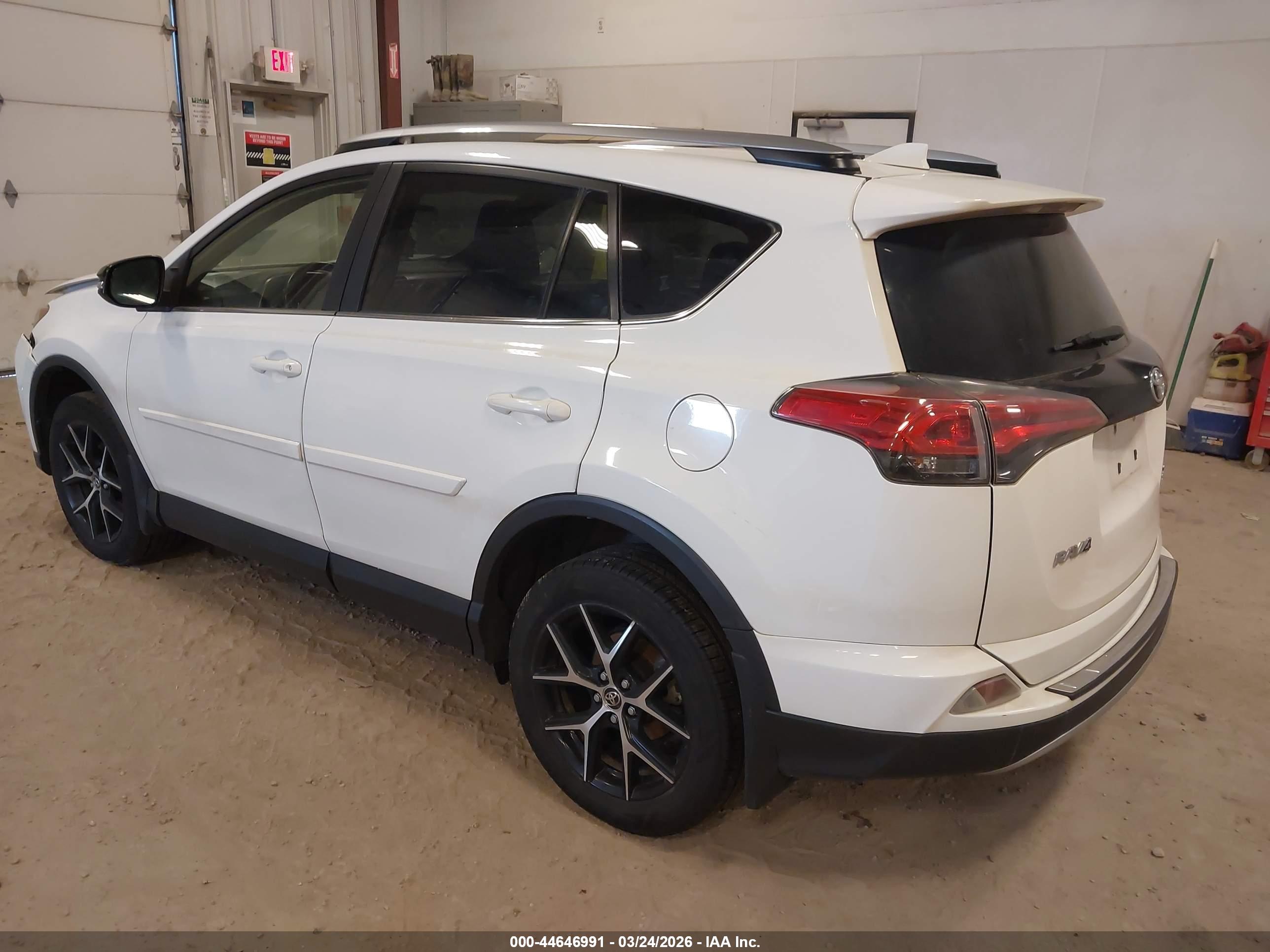 TOYOTA RAV4 image 3