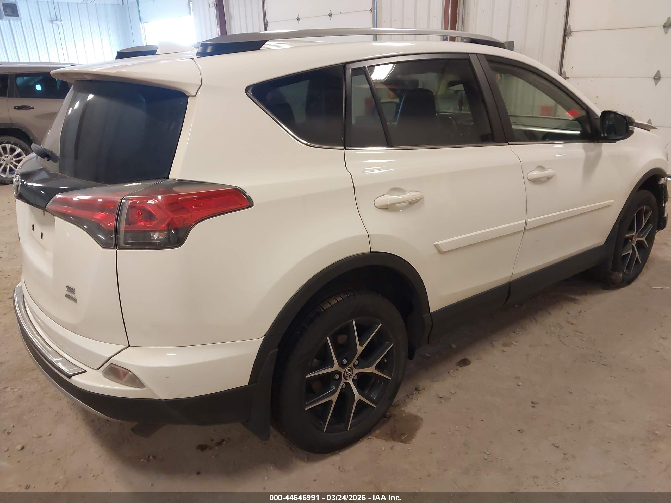 TOYOTA RAV4 image 4