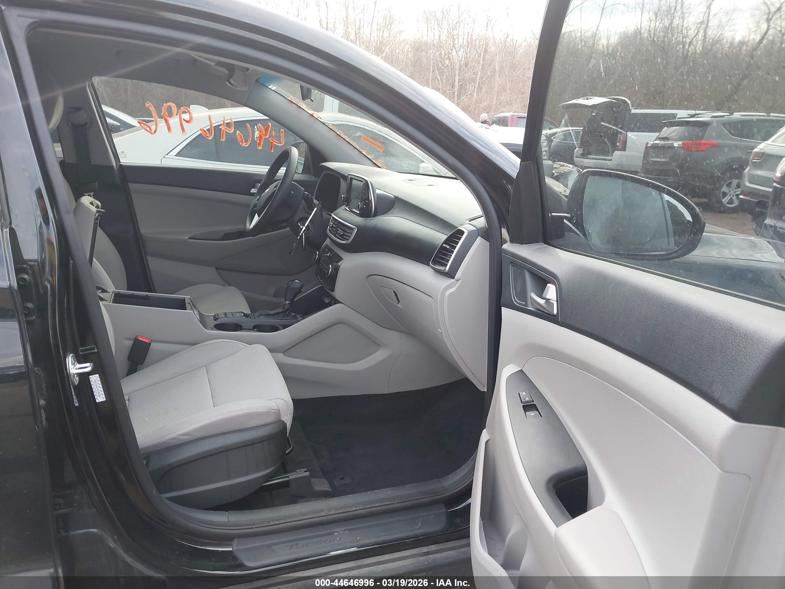HYUNDAI TUCSON image 5