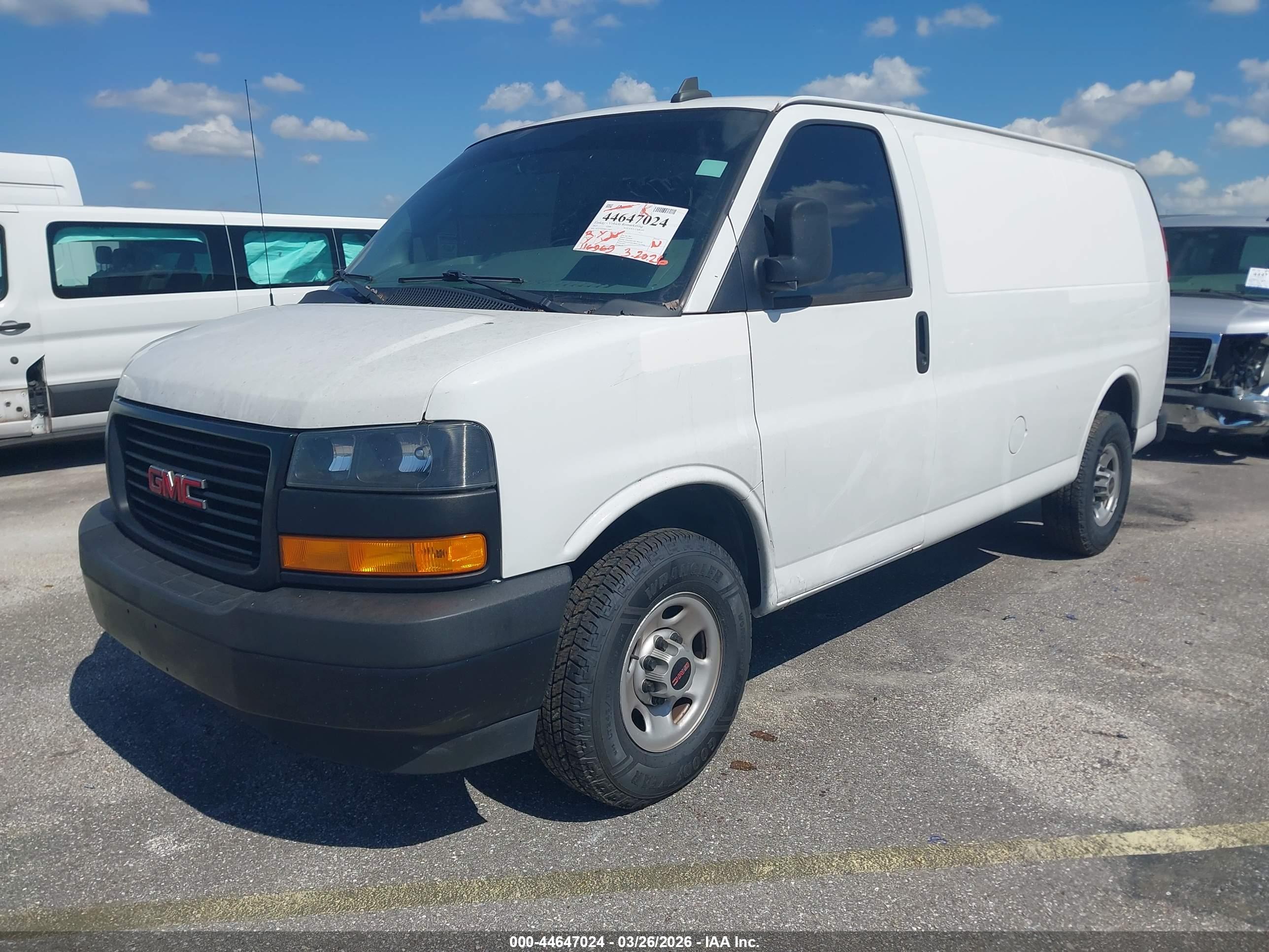 GMC SAVANA image 2