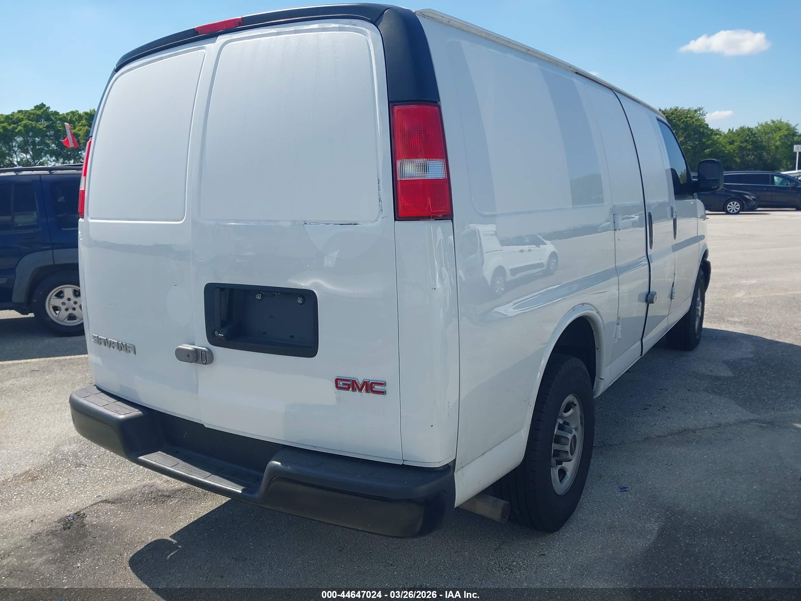 GMC SAVANA image 4