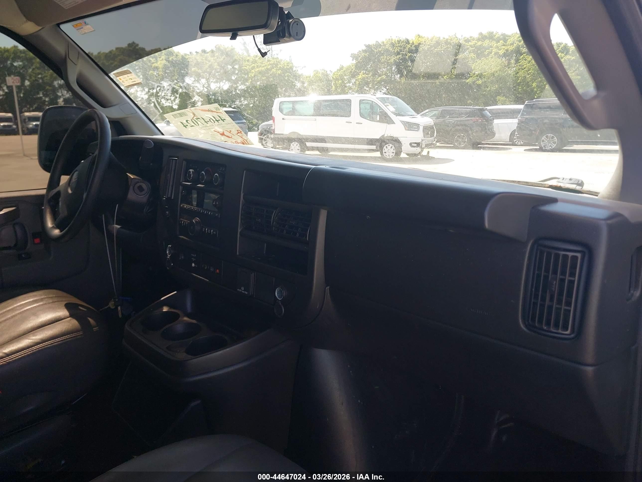 GMC SAVANA image 5