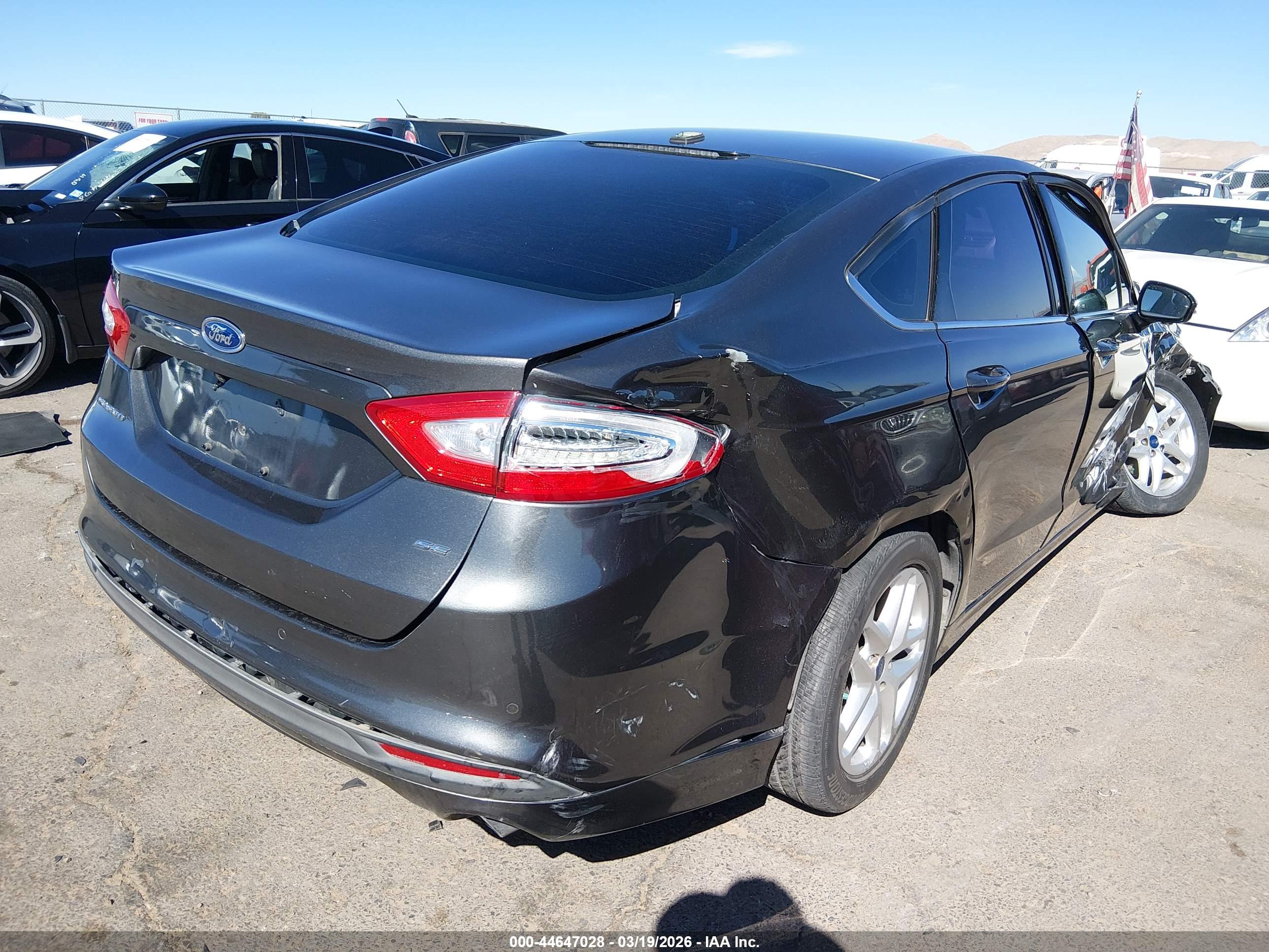 FORD FUSION image 4
