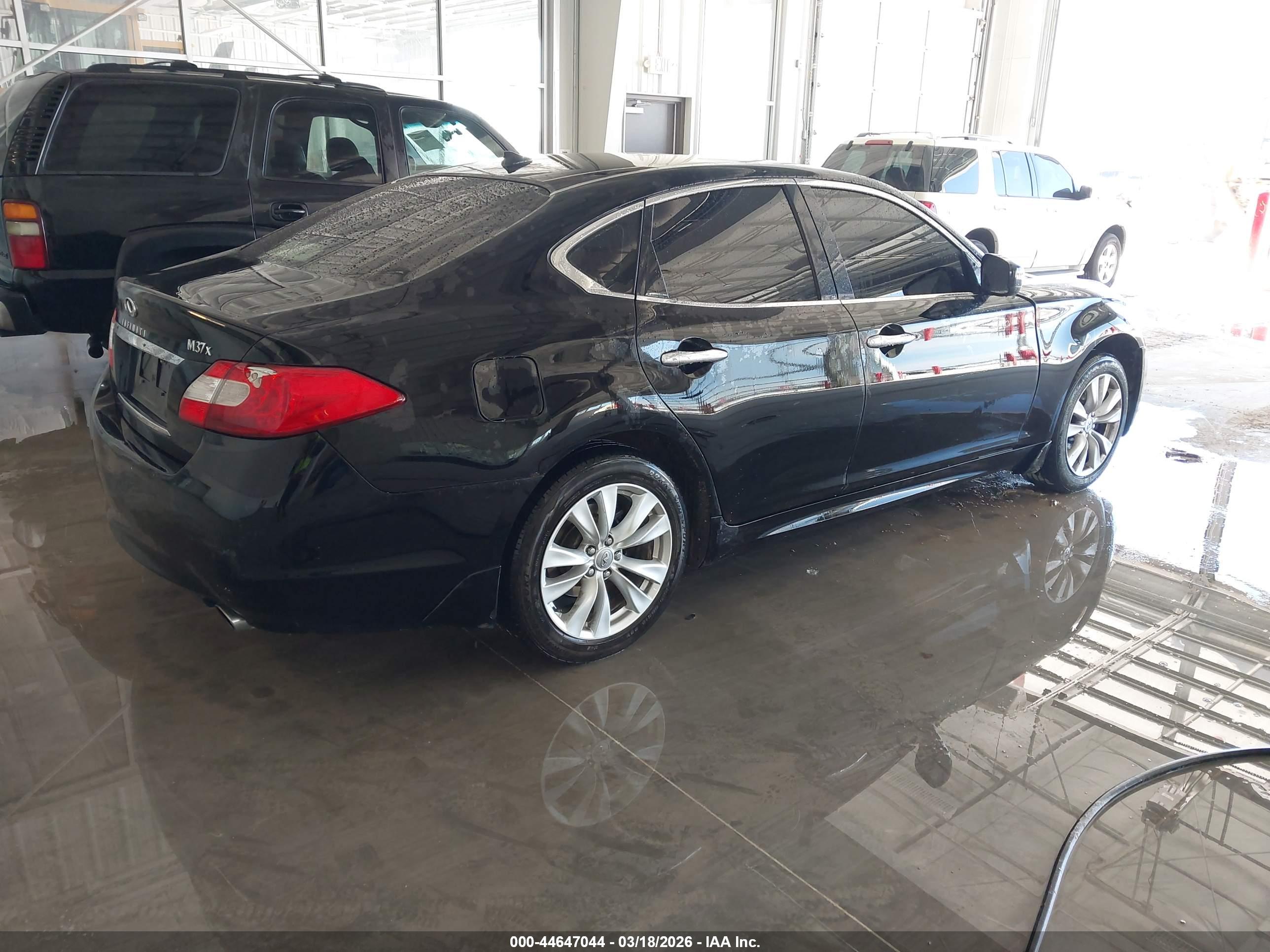 INFINITI M37X image 4
