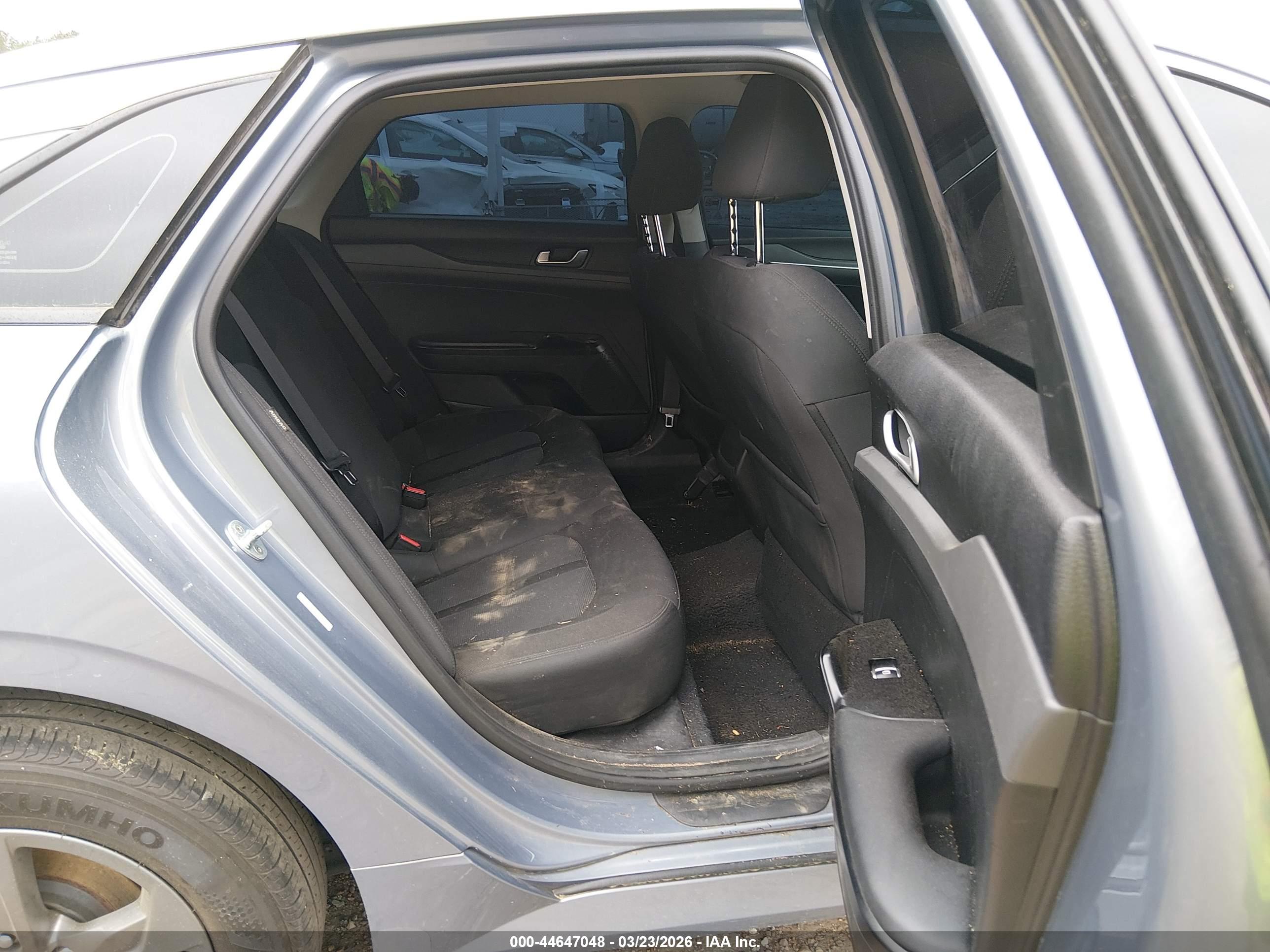 KIA K5 image 8