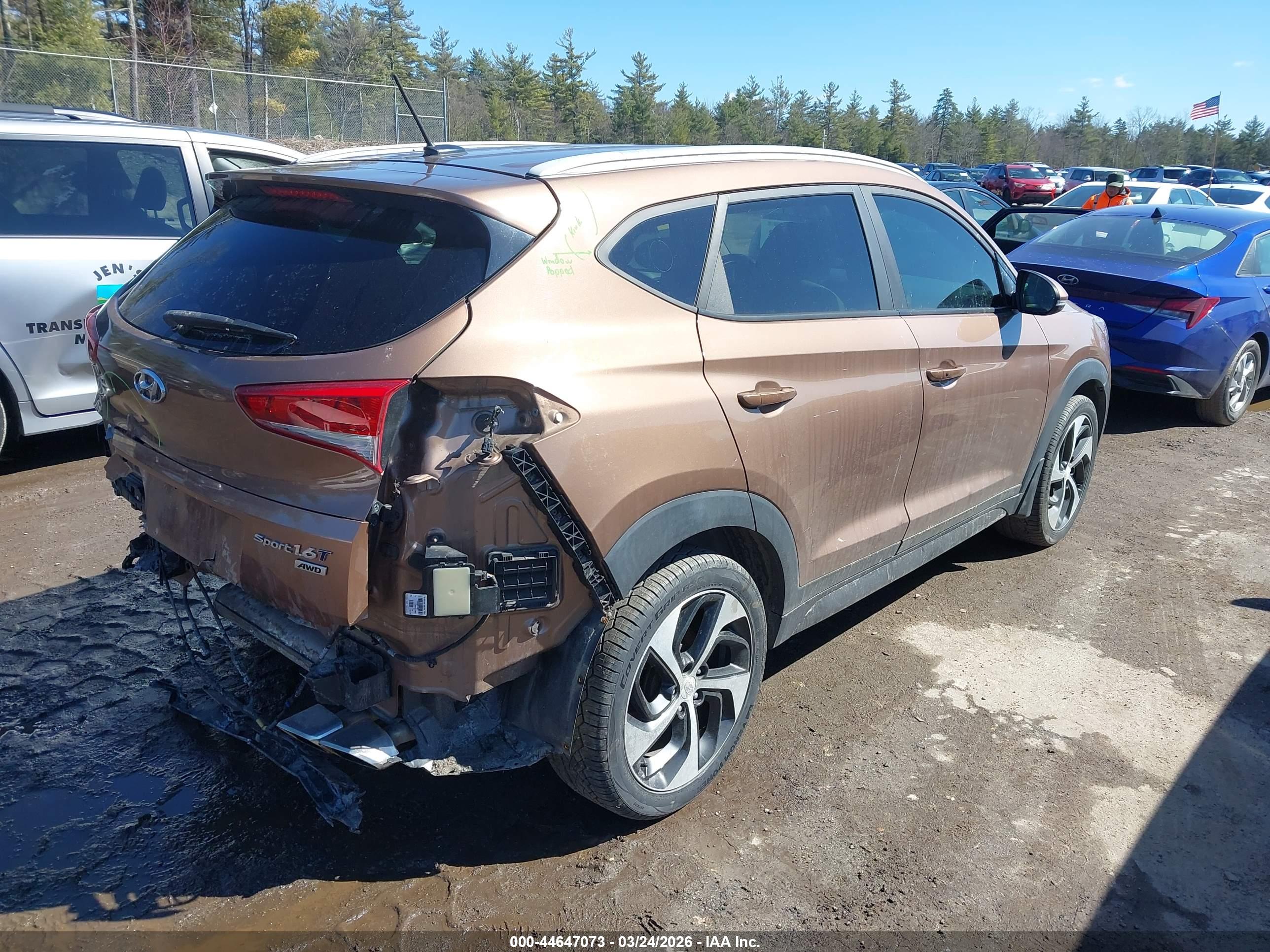 HYUNDAI TUCSON image 4