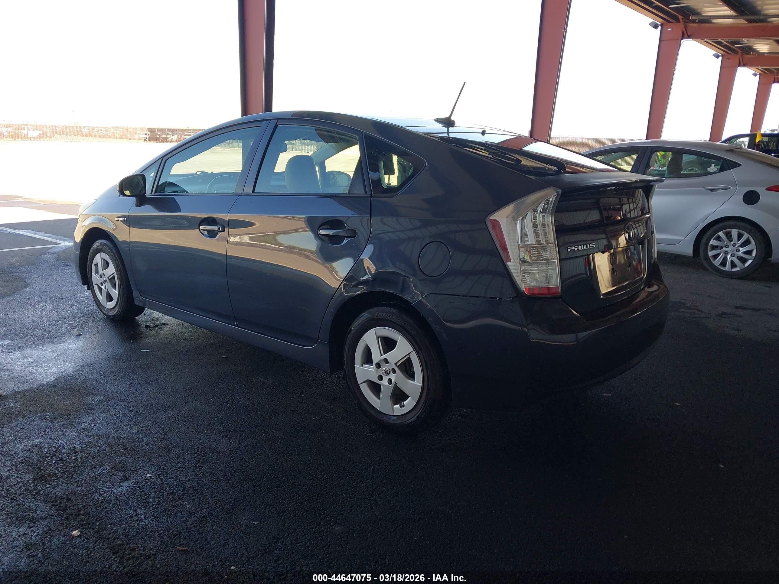 TOYOTA PRIUS image 3