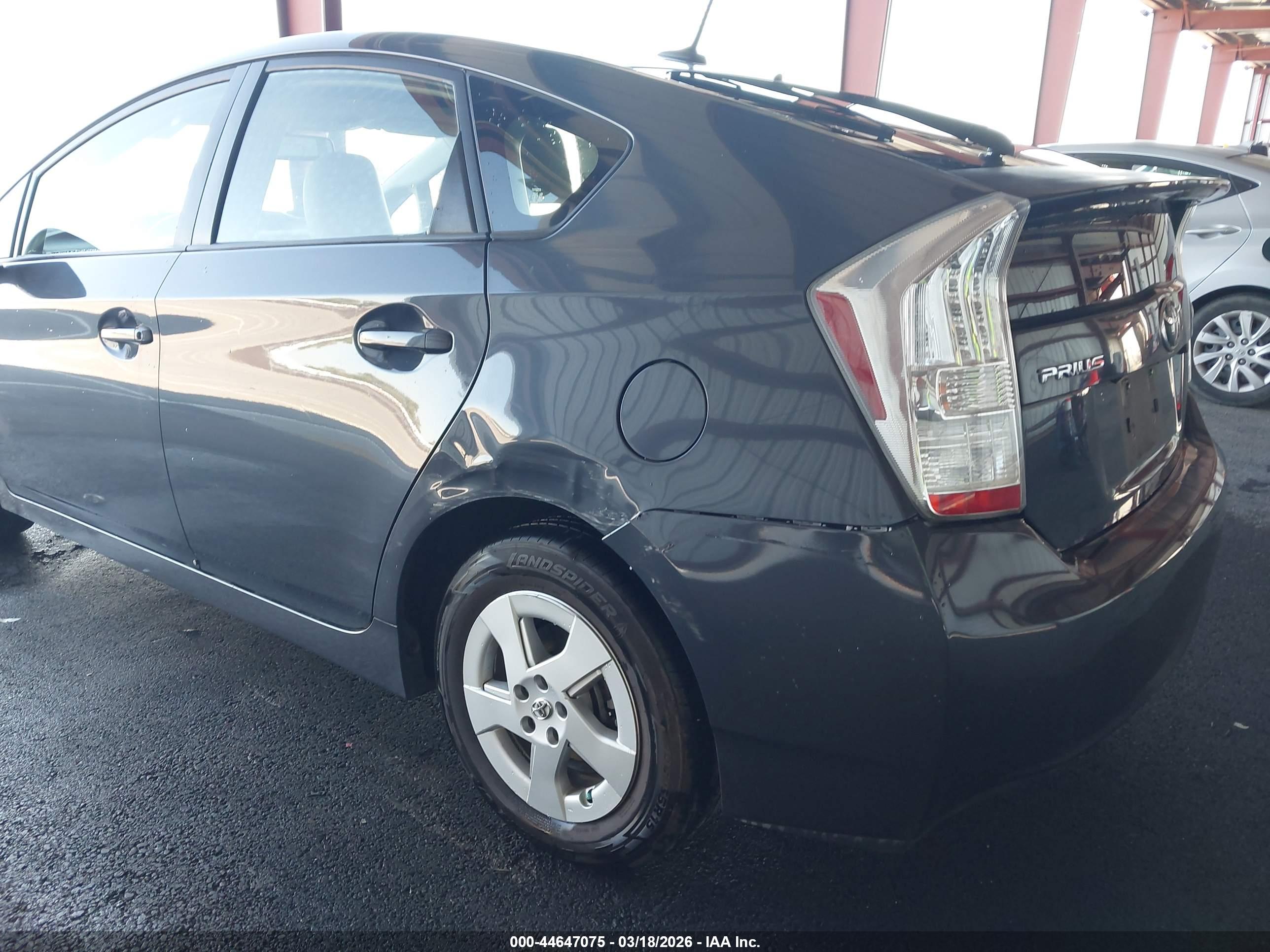 TOYOTA PRIUS image 6