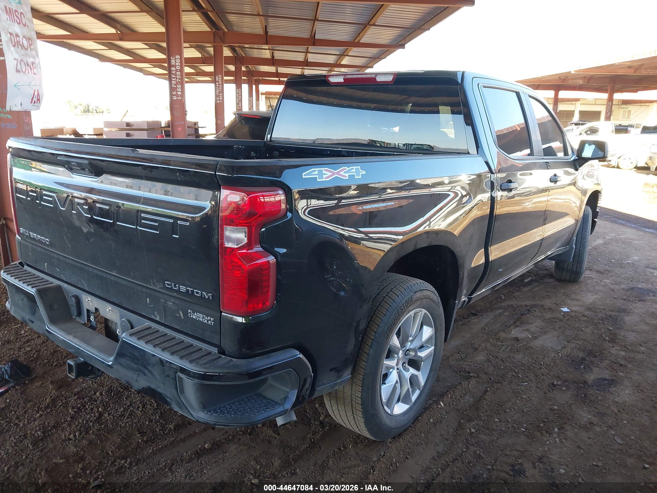 CHEVROLET SILVERADO image 4
