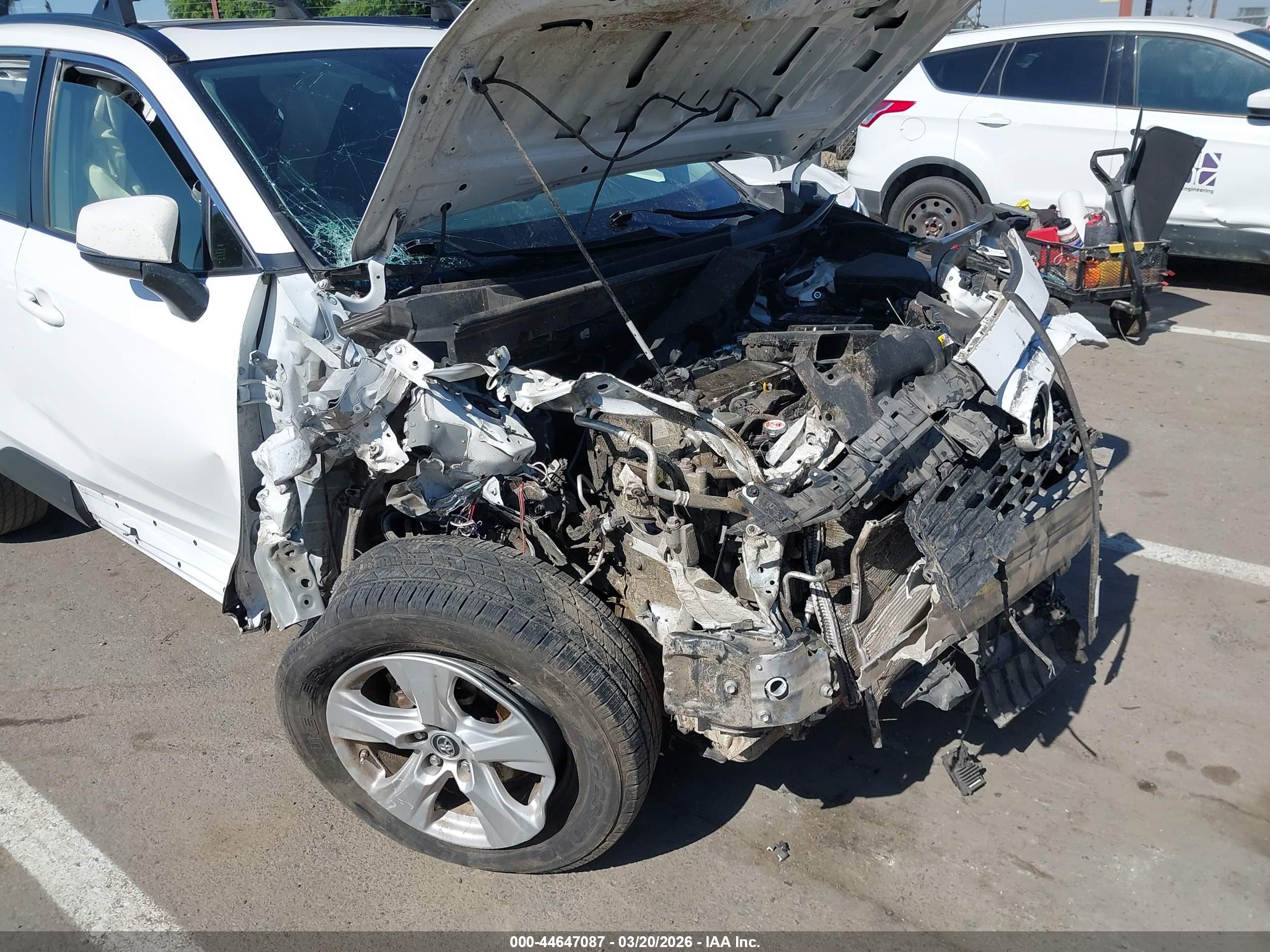 TOYOTA RAV4 image 6
