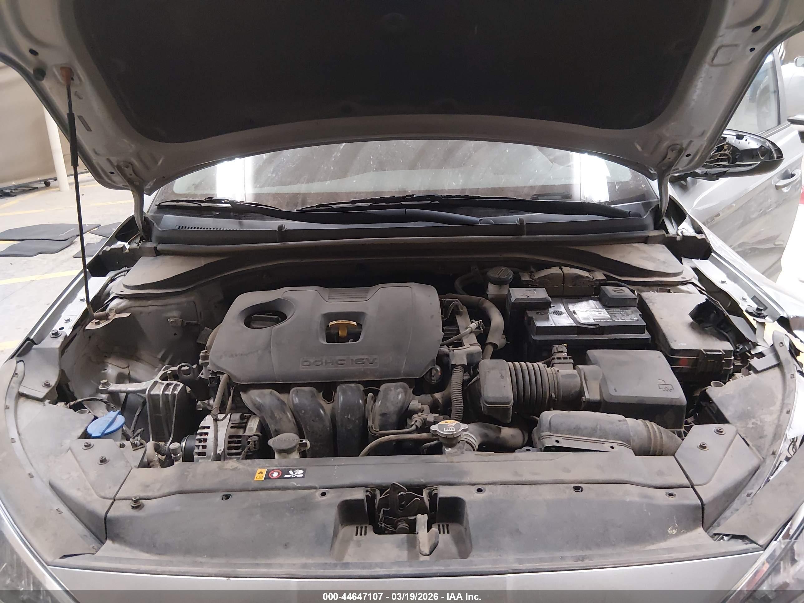 HYUNDAI ELANTRA image 10