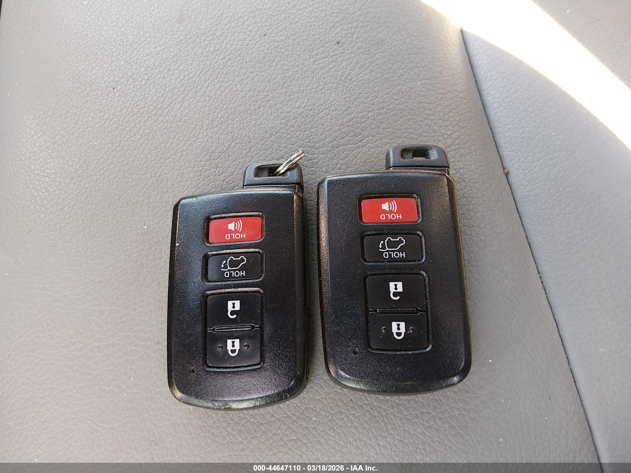 TOYOTA RAV4 image 11