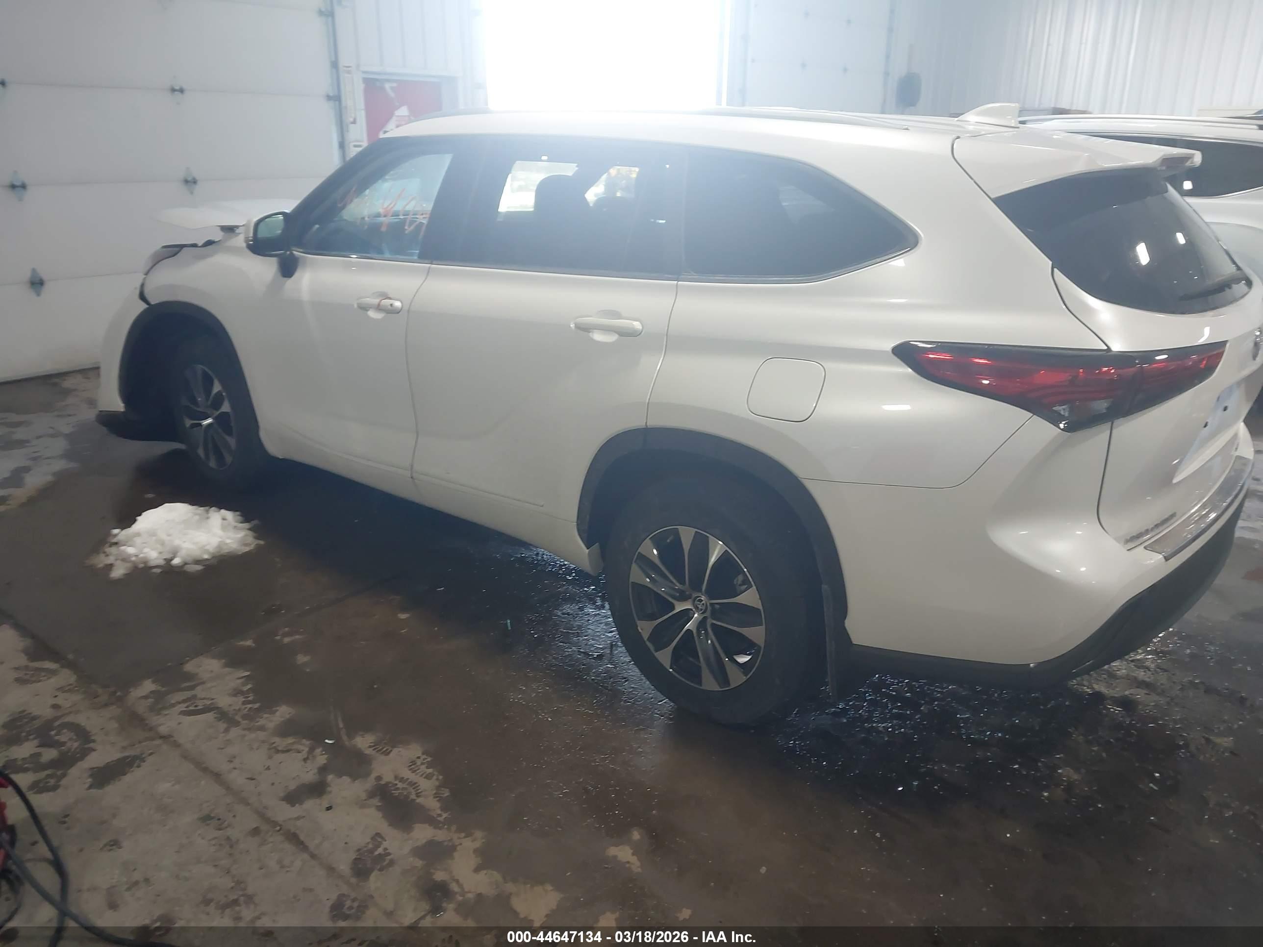 TOYOTA HIGHLANDER image 3