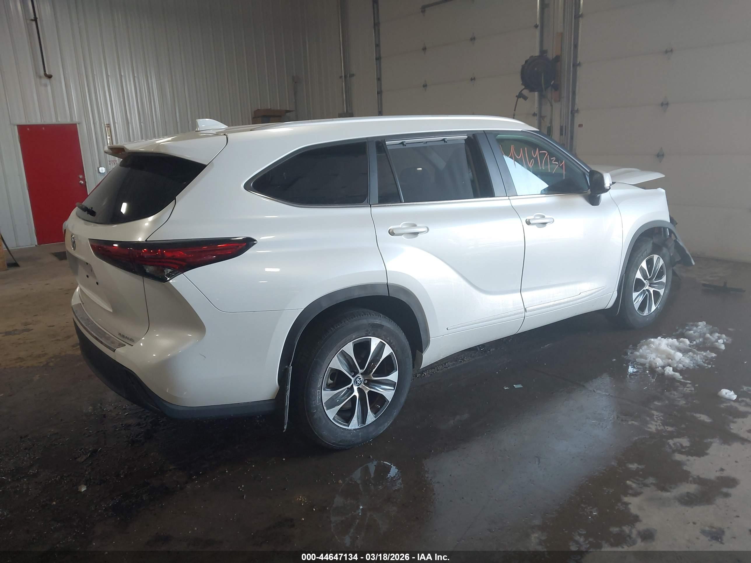 TOYOTA HIGHLANDER image 4