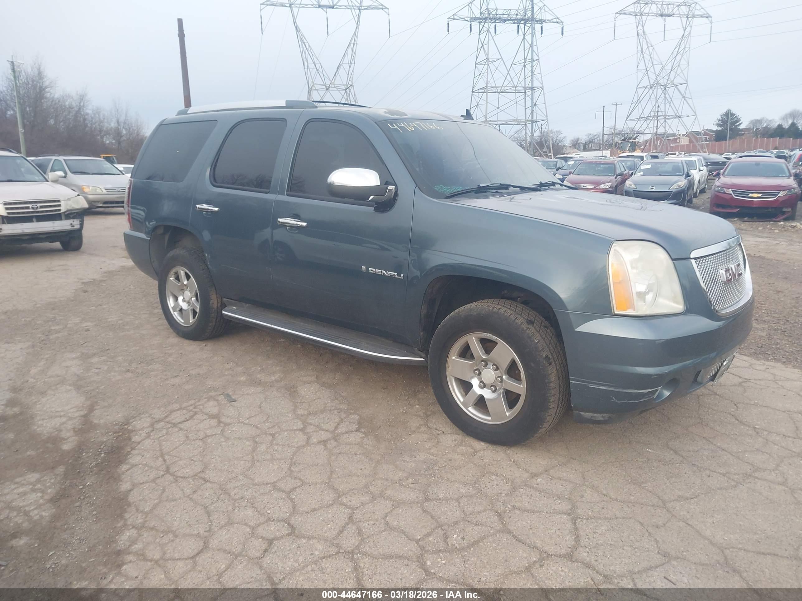 GMC YUKON image 3