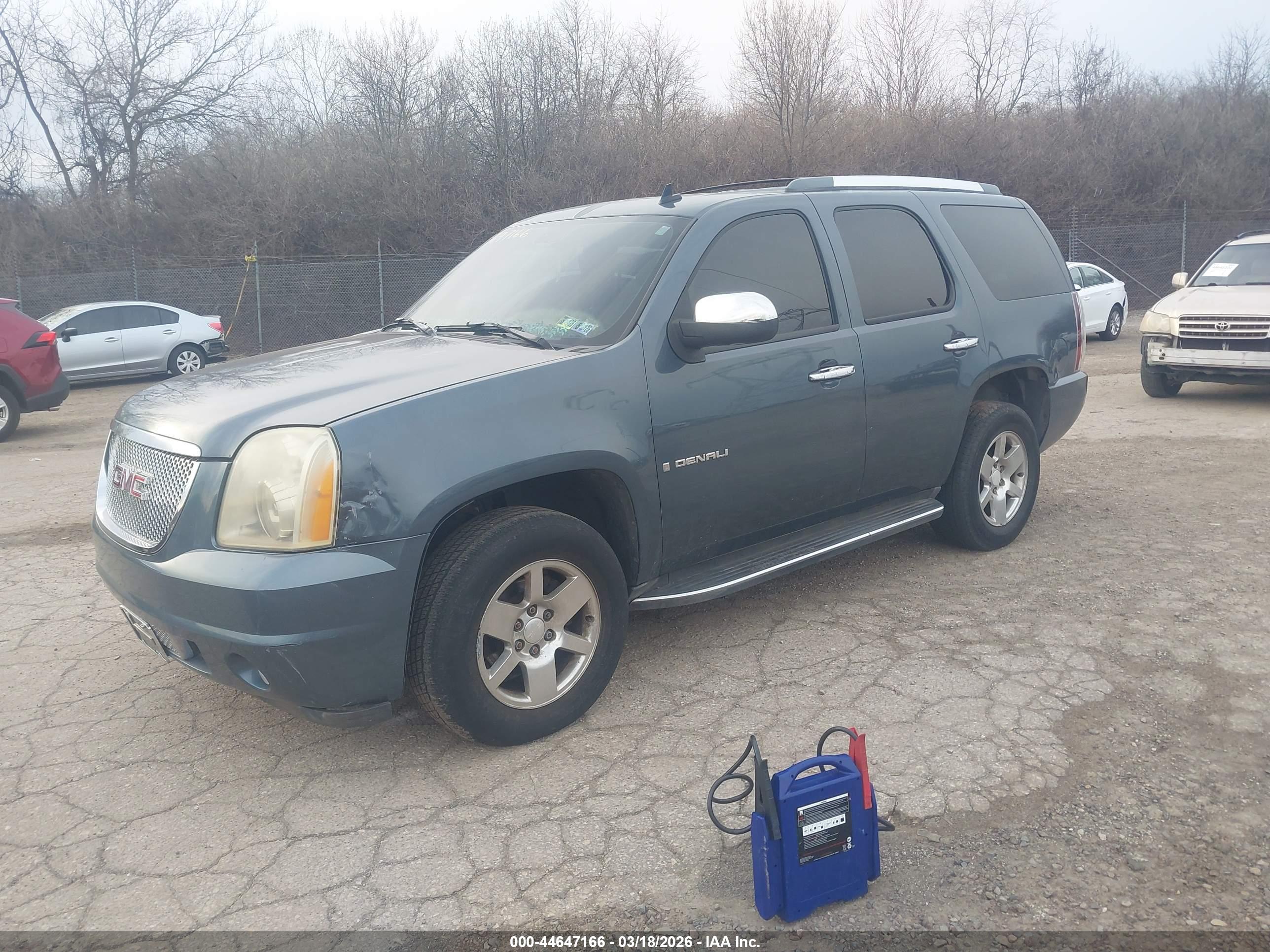 GMC YUKON image 4