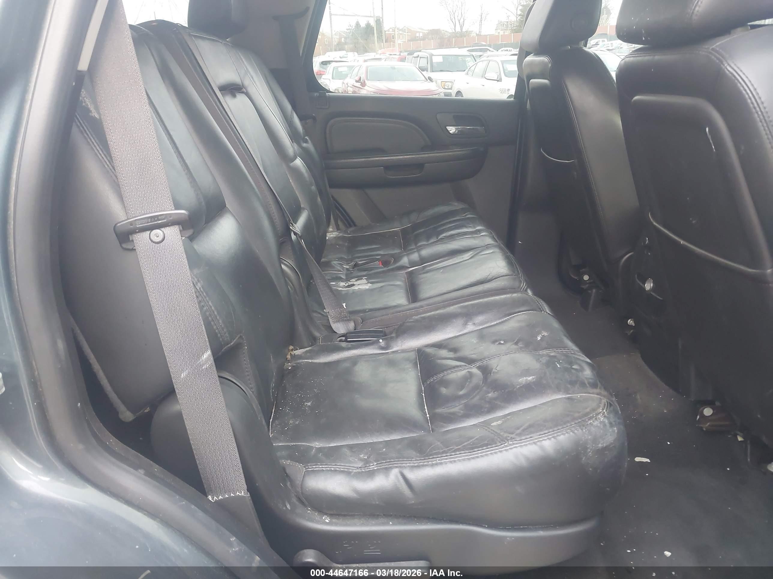 GMC YUKON image 8