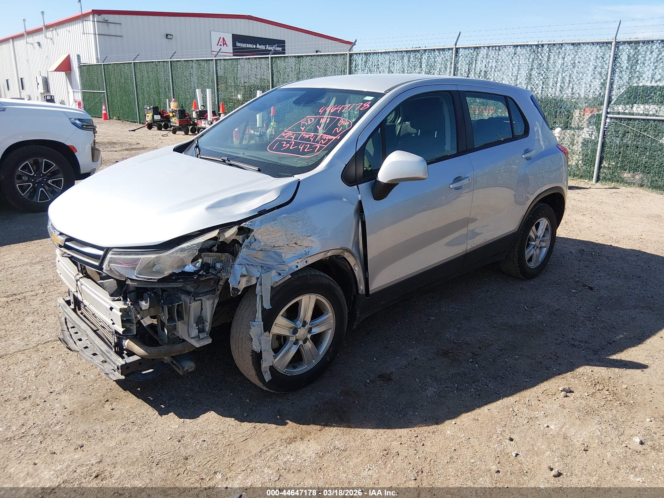 CHEVROLET TRAX image 2