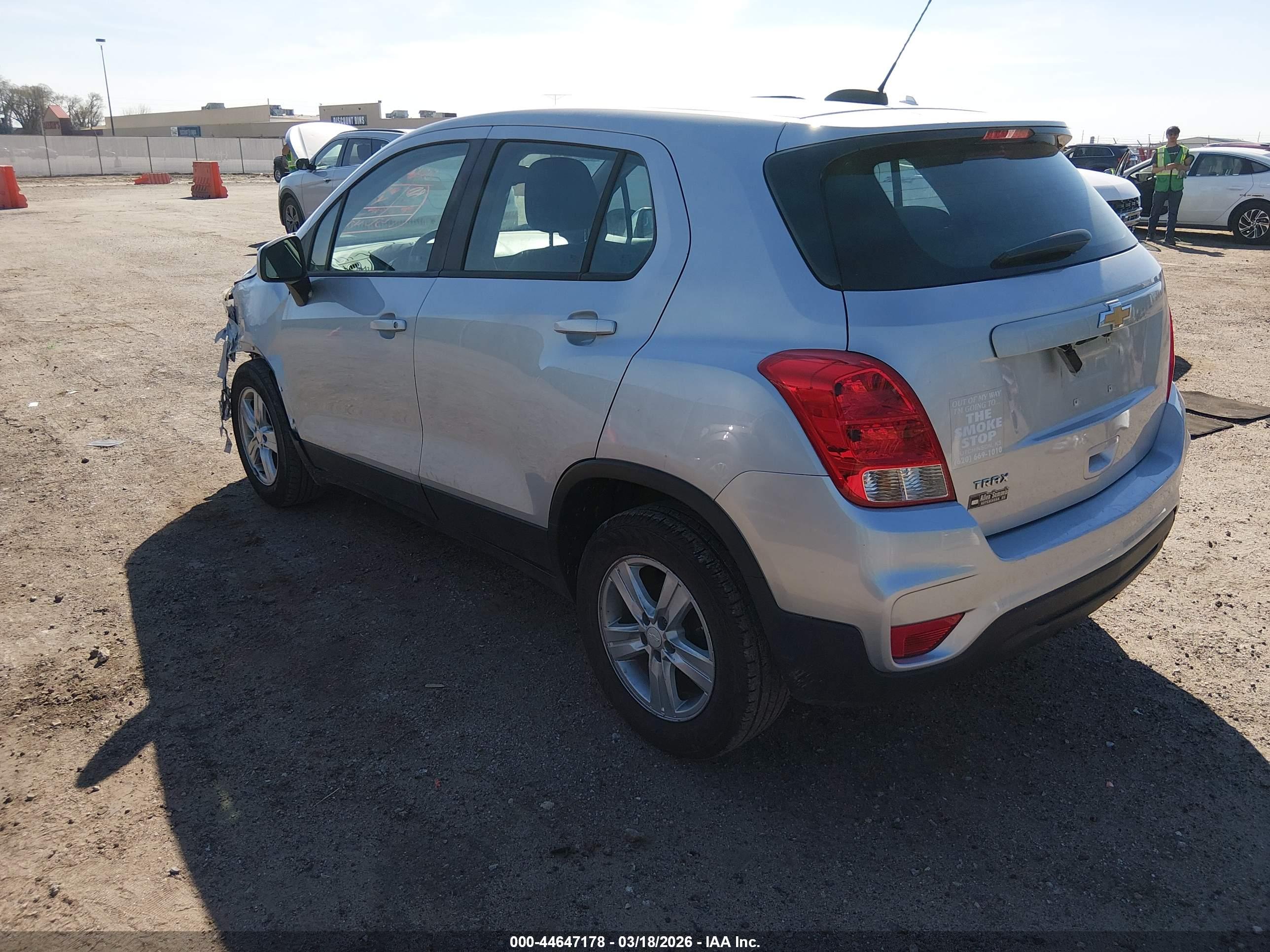 CHEVROLET TRAX image 3