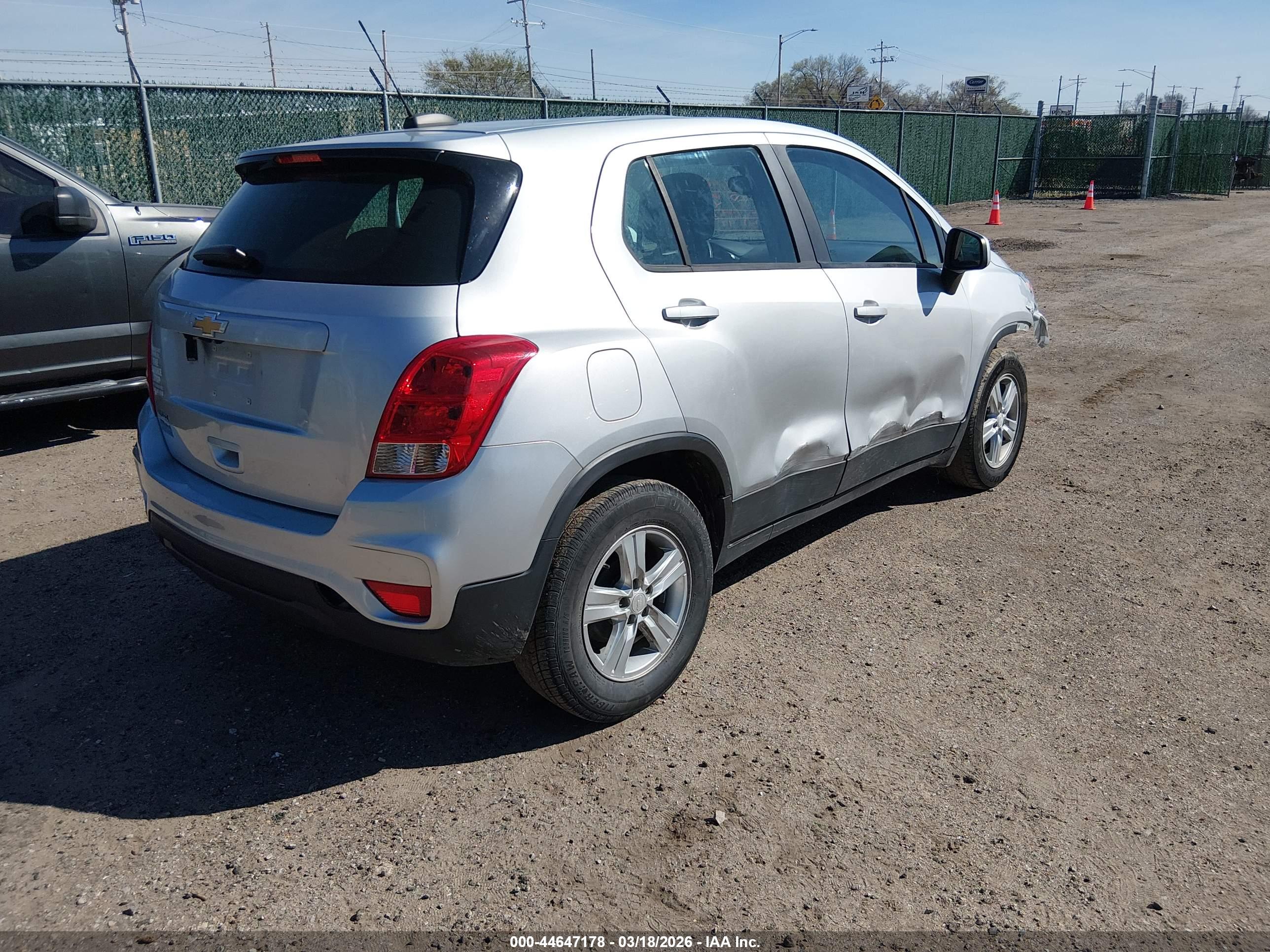 CHEVROLET TRAX image 4