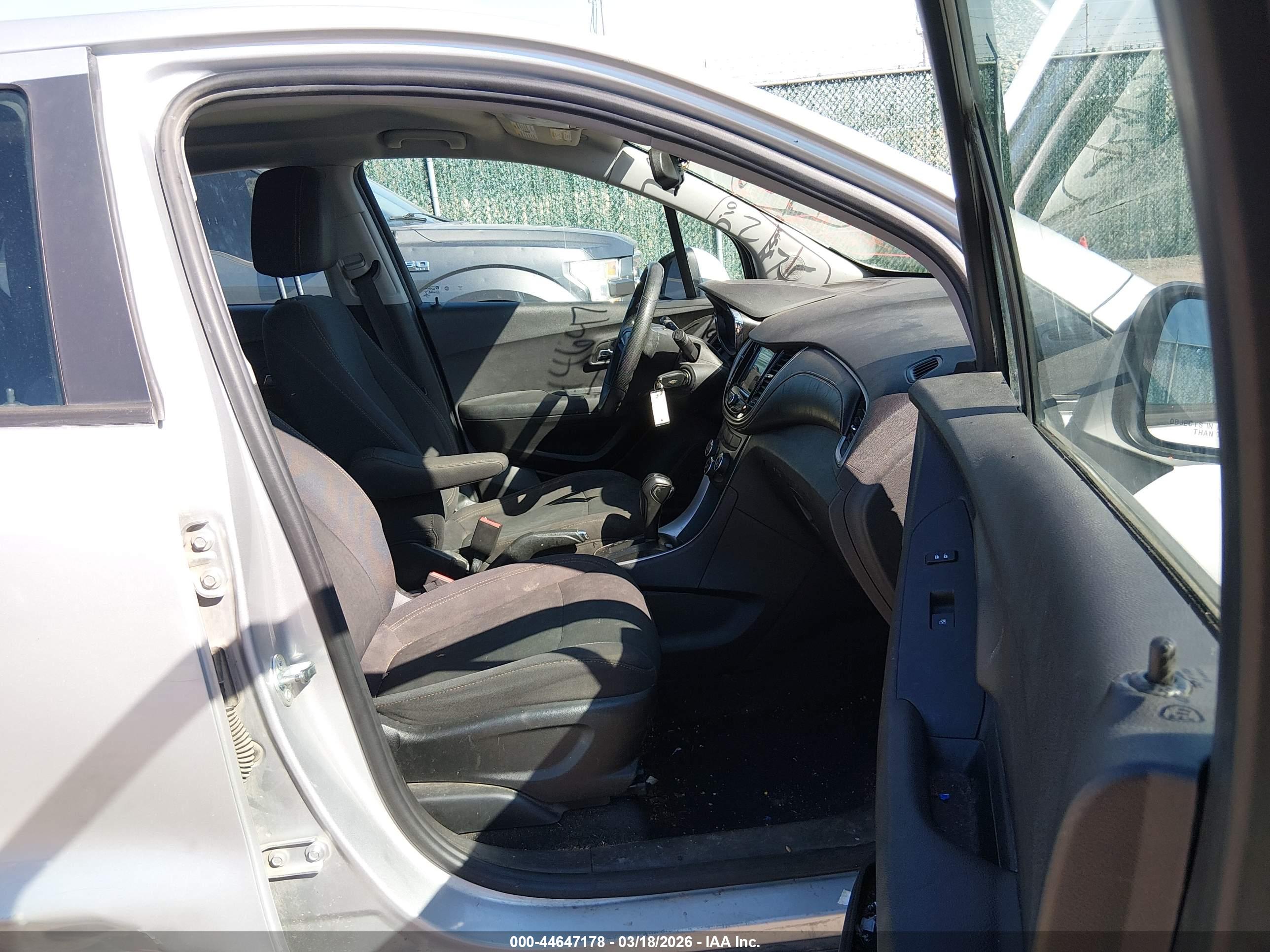 CHEVROLET TRAX image 5