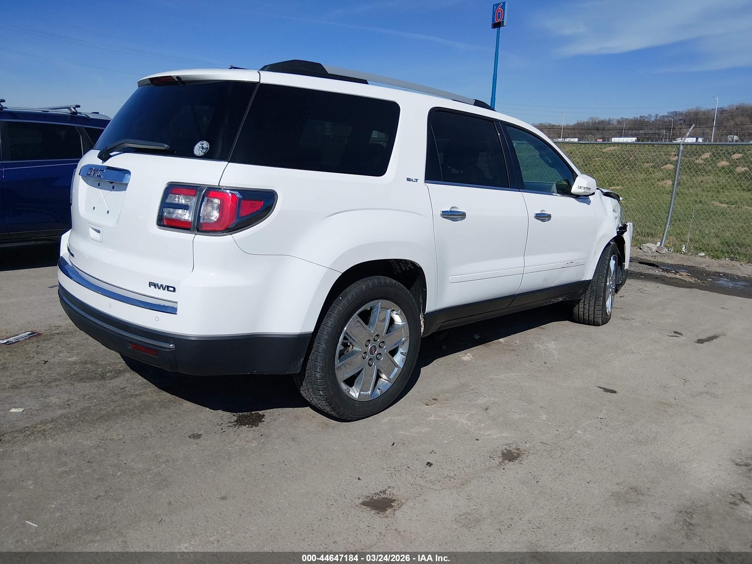 GMC ACADIA image 4