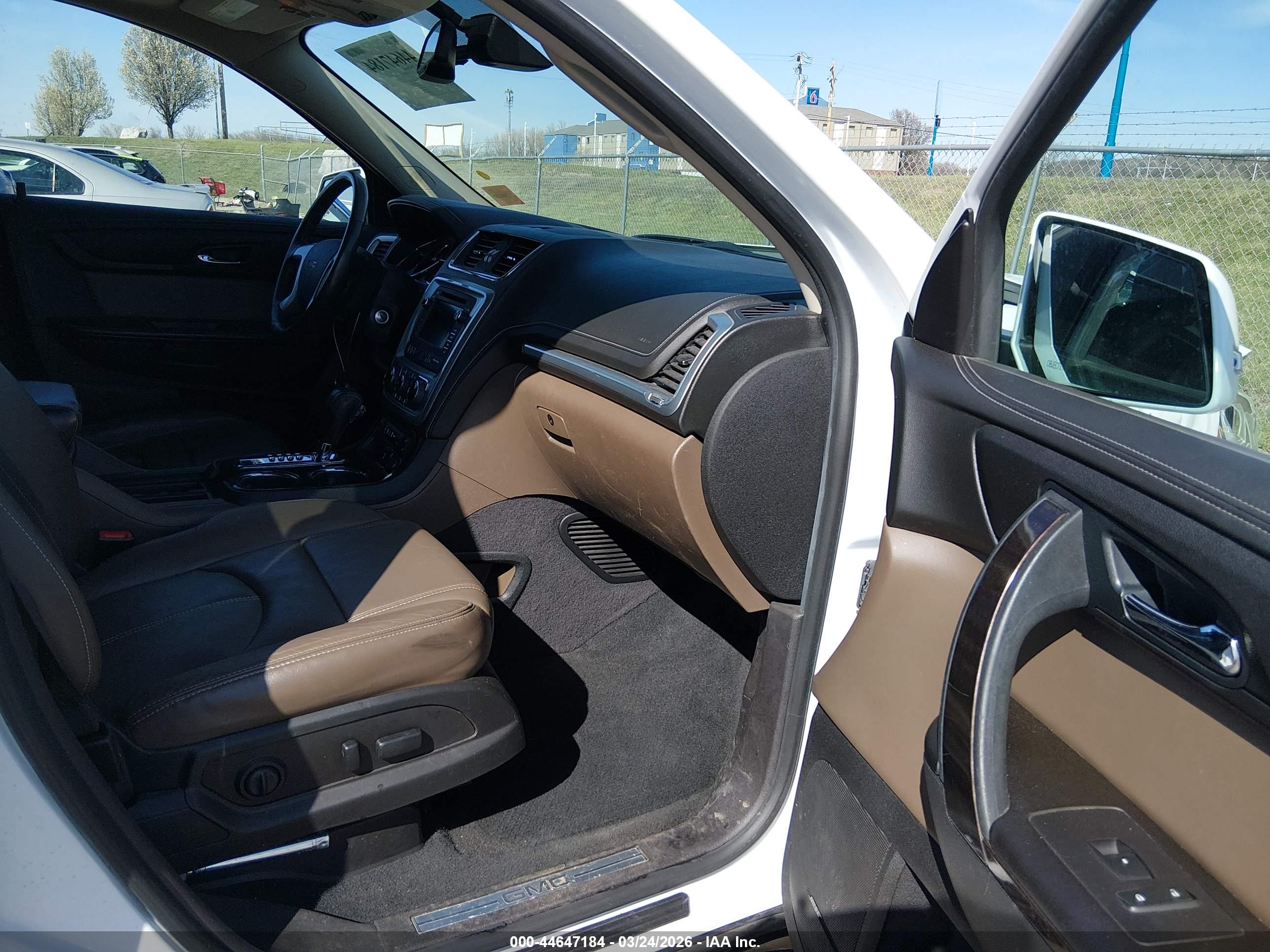 GMC ACADIA image 5