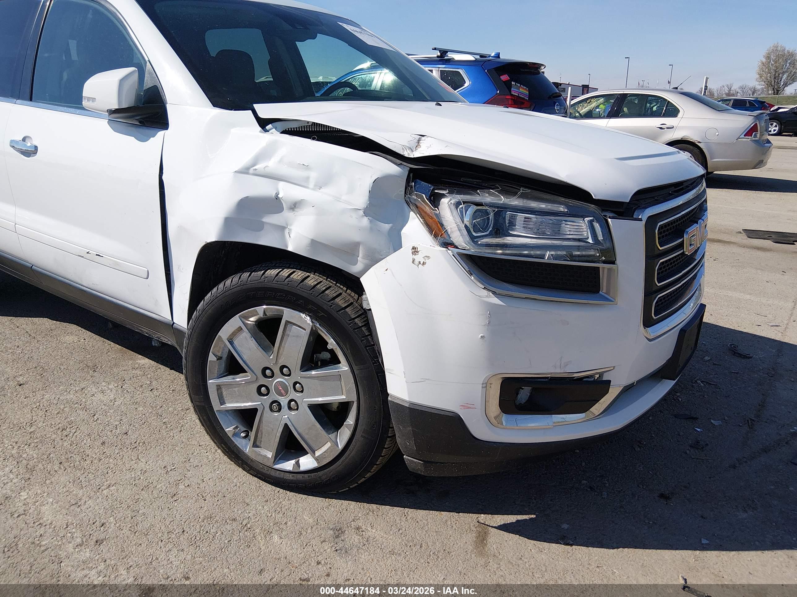 GMC ACADIA image 6