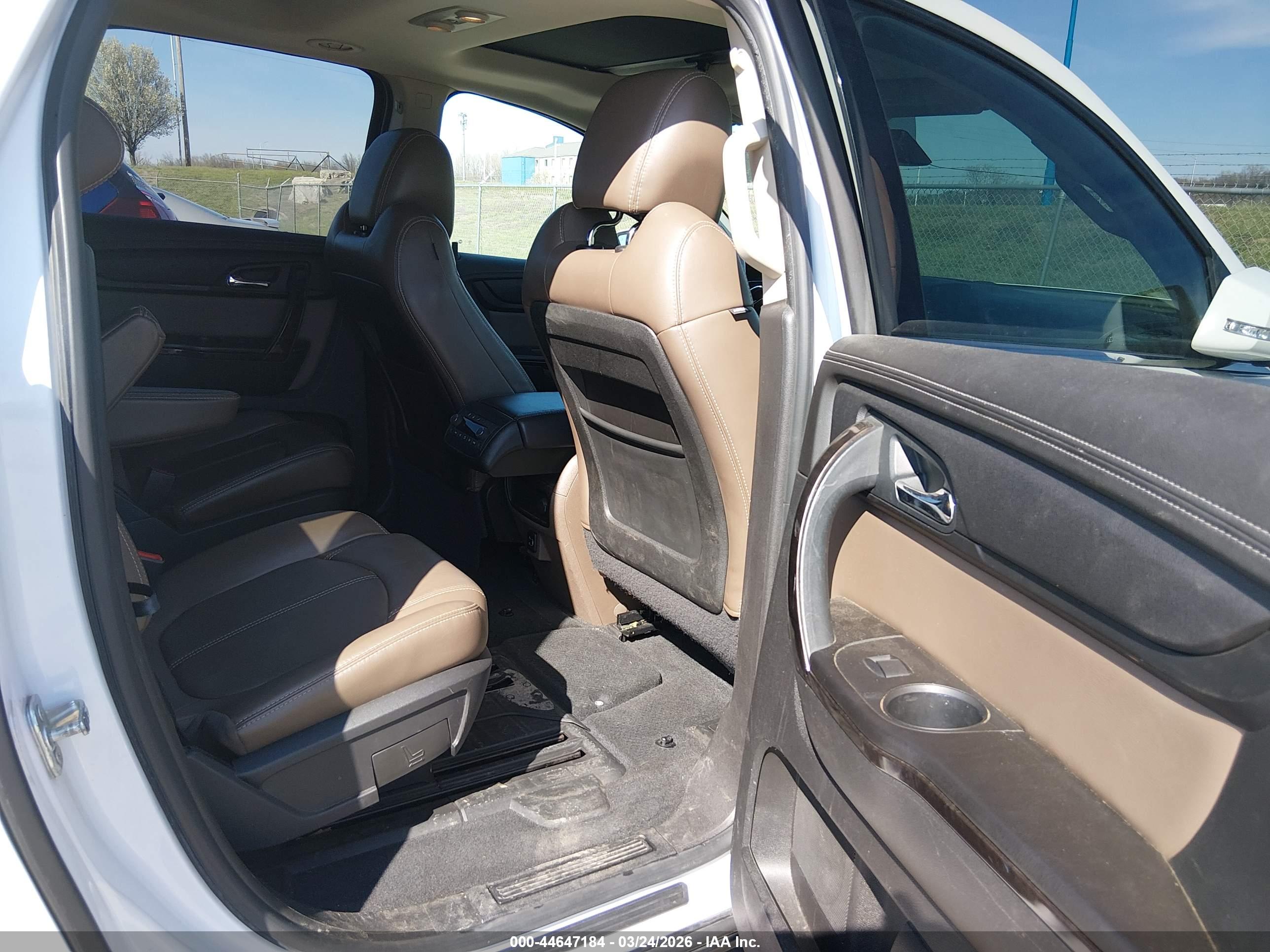 GMC ACADIA image 8