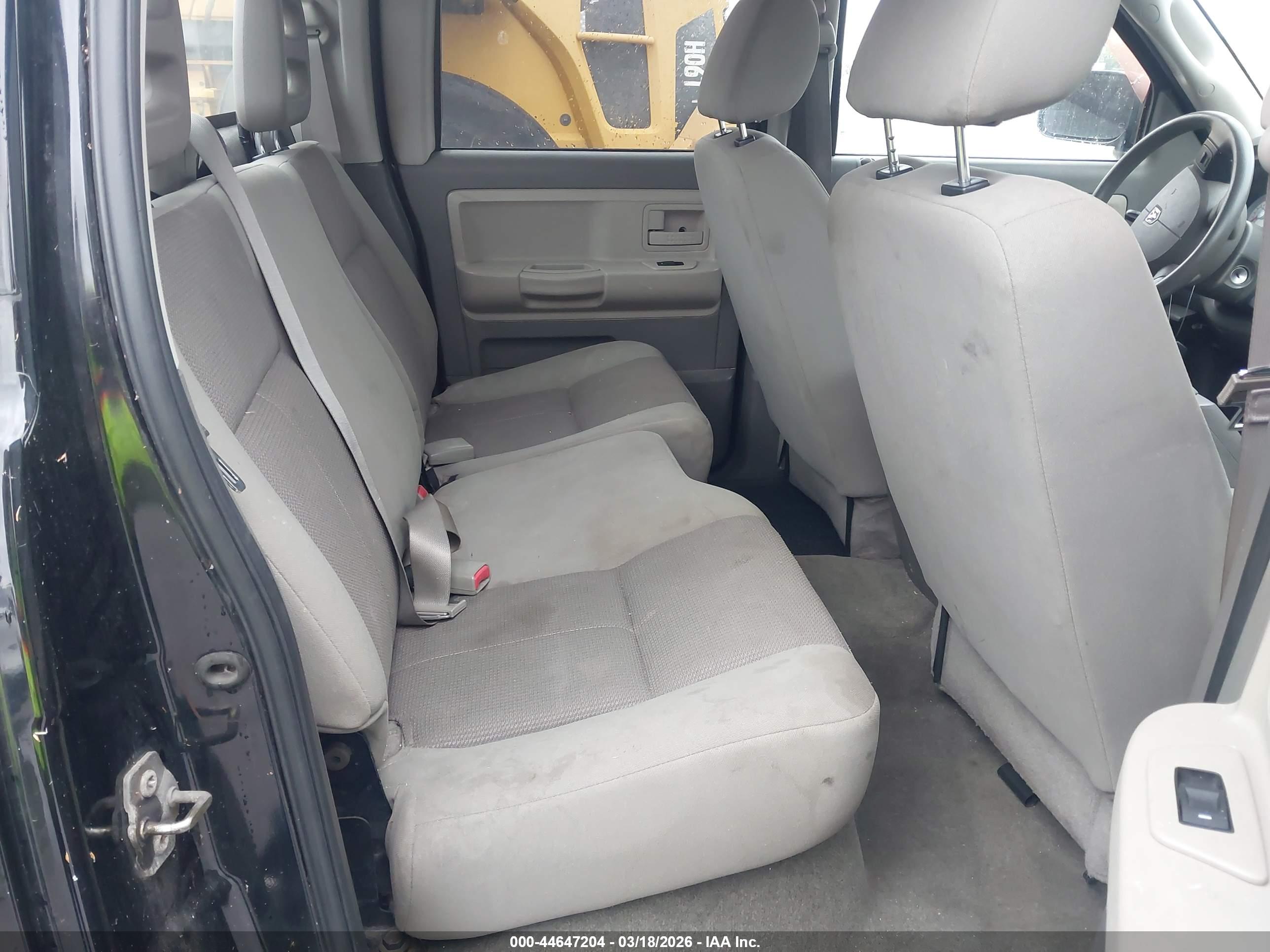 DODGE DAKOTA image 8