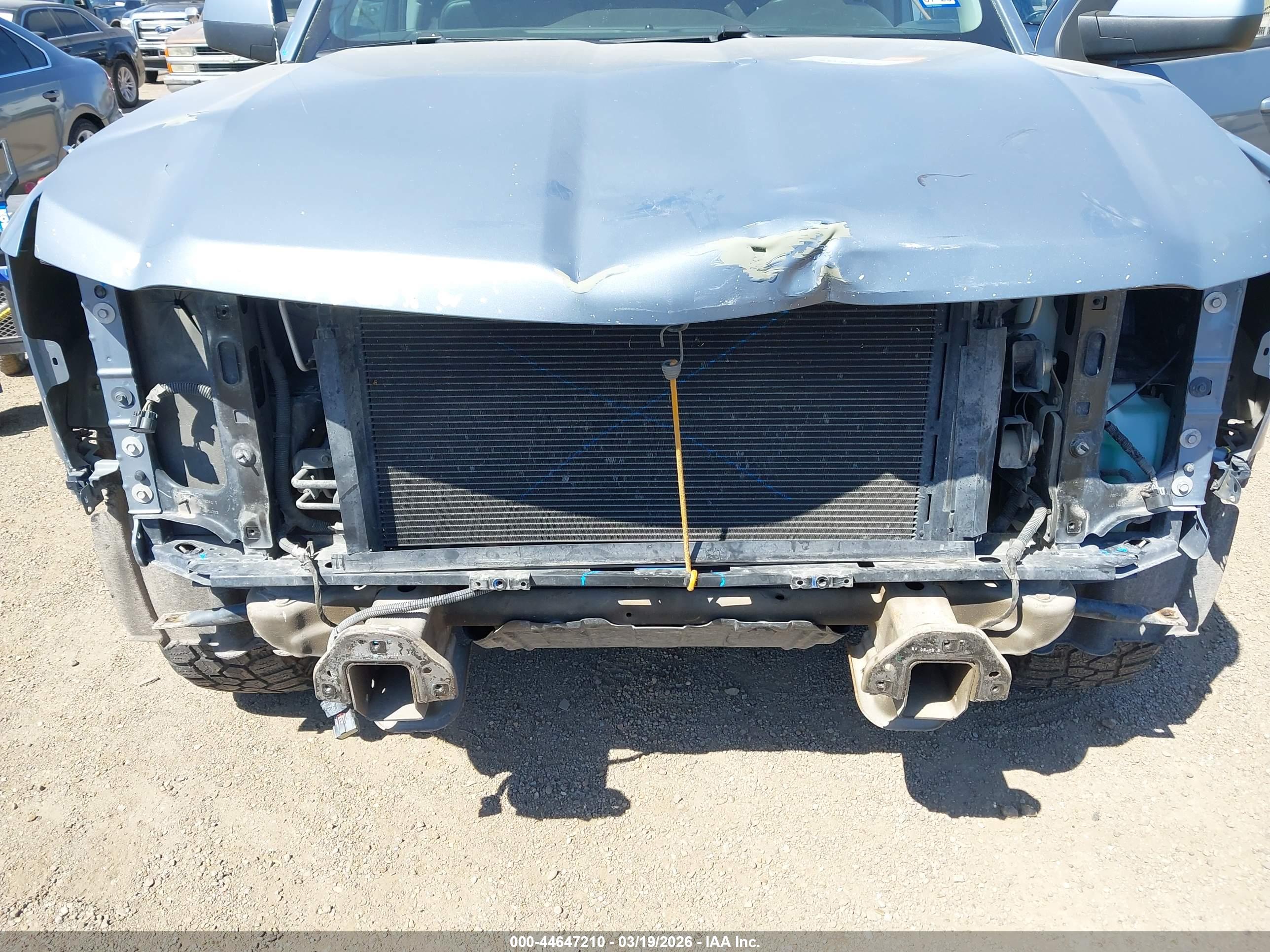 CHEVROLET SILVERADO image 6