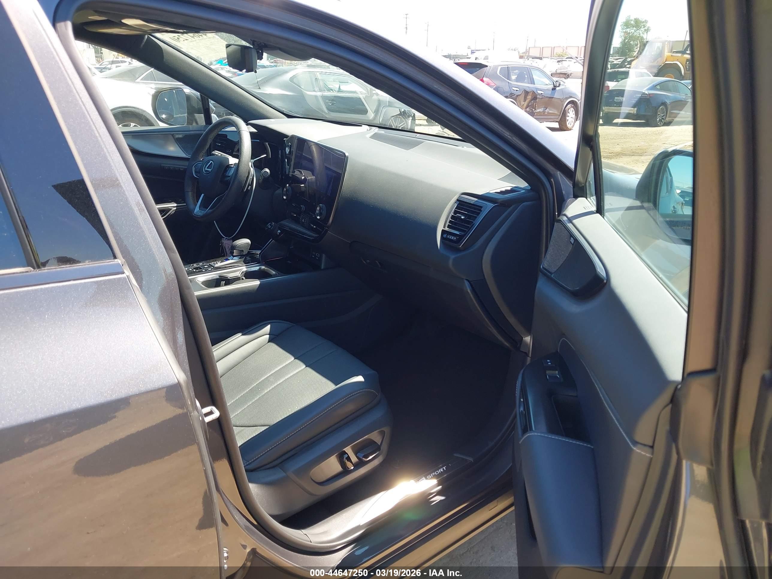 LEXUS NX image 5