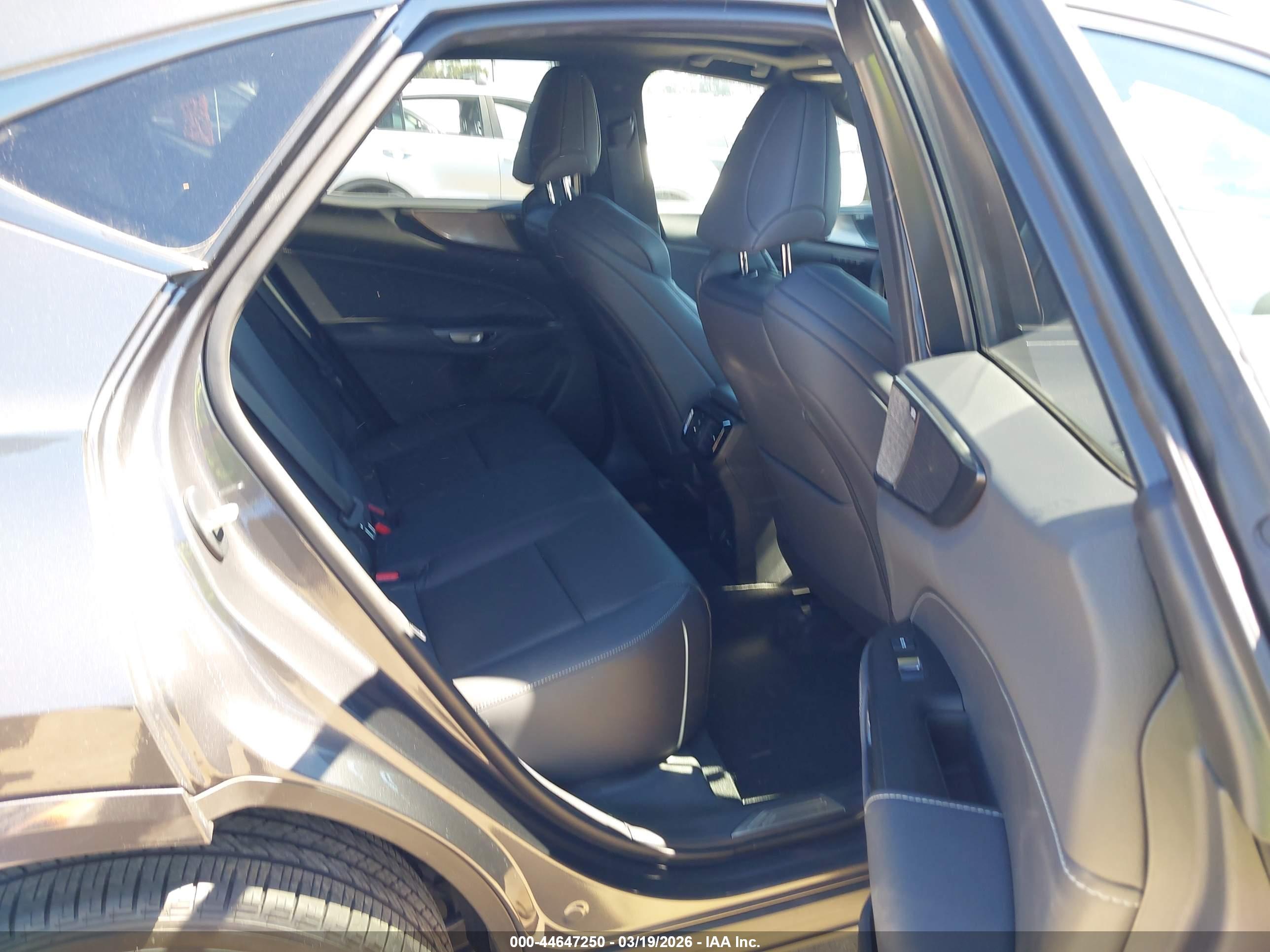 LEXUS NX image 8