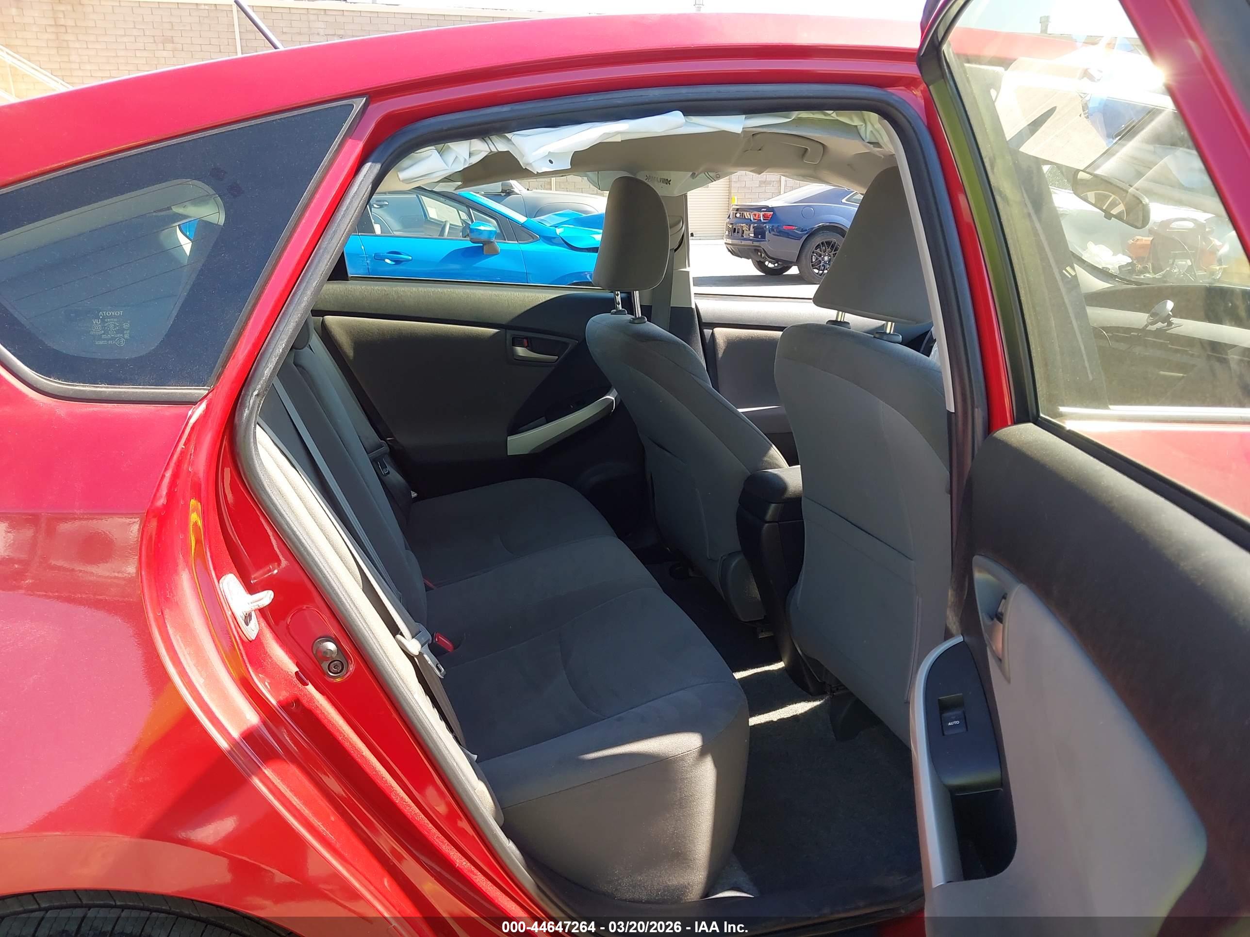 TOYOTA PRIUS image 8