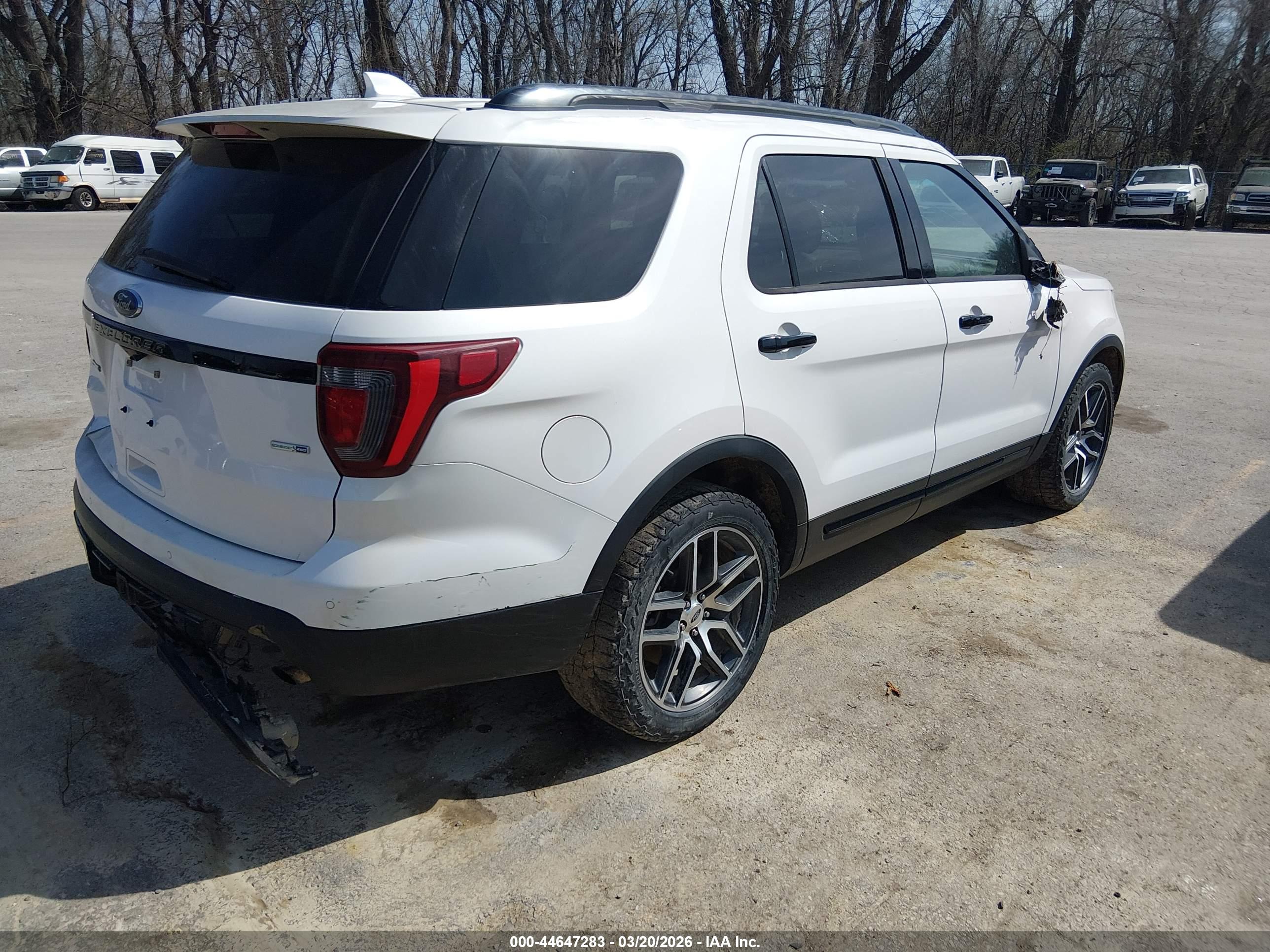 FORD EXPLORER image 4