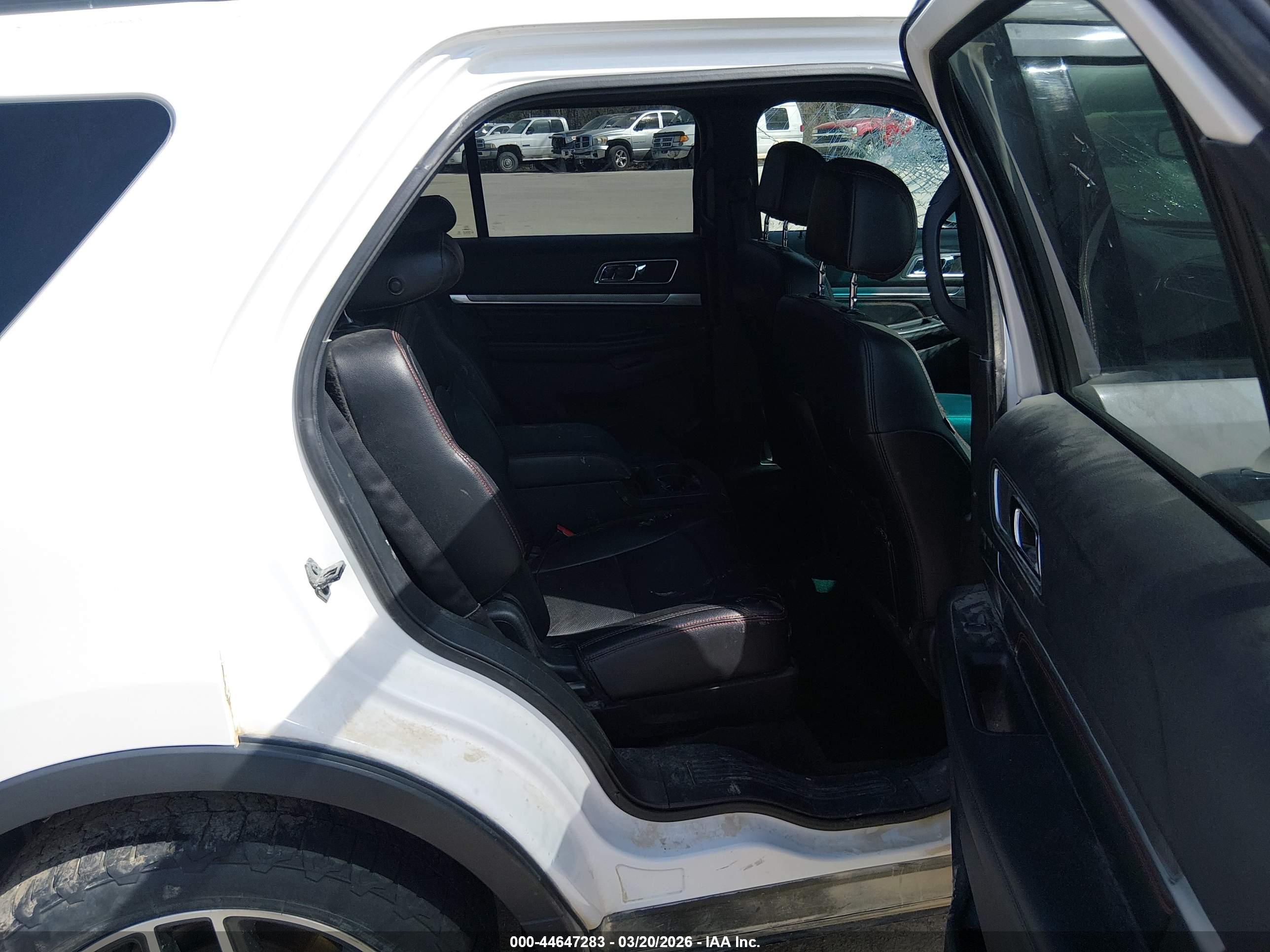 FORD EXPLORER image 8
