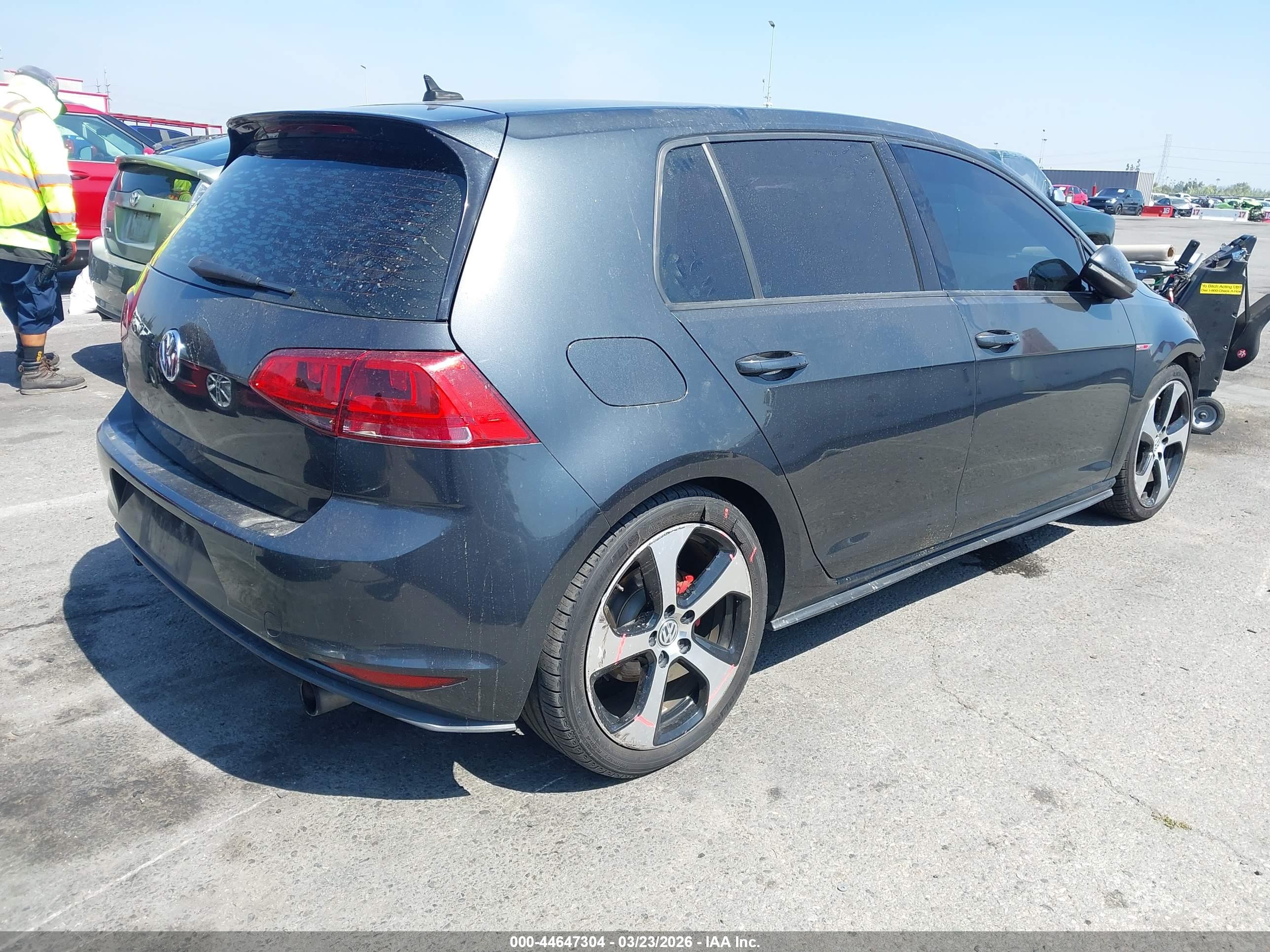 VOLKSWAGEN GOLF image 2