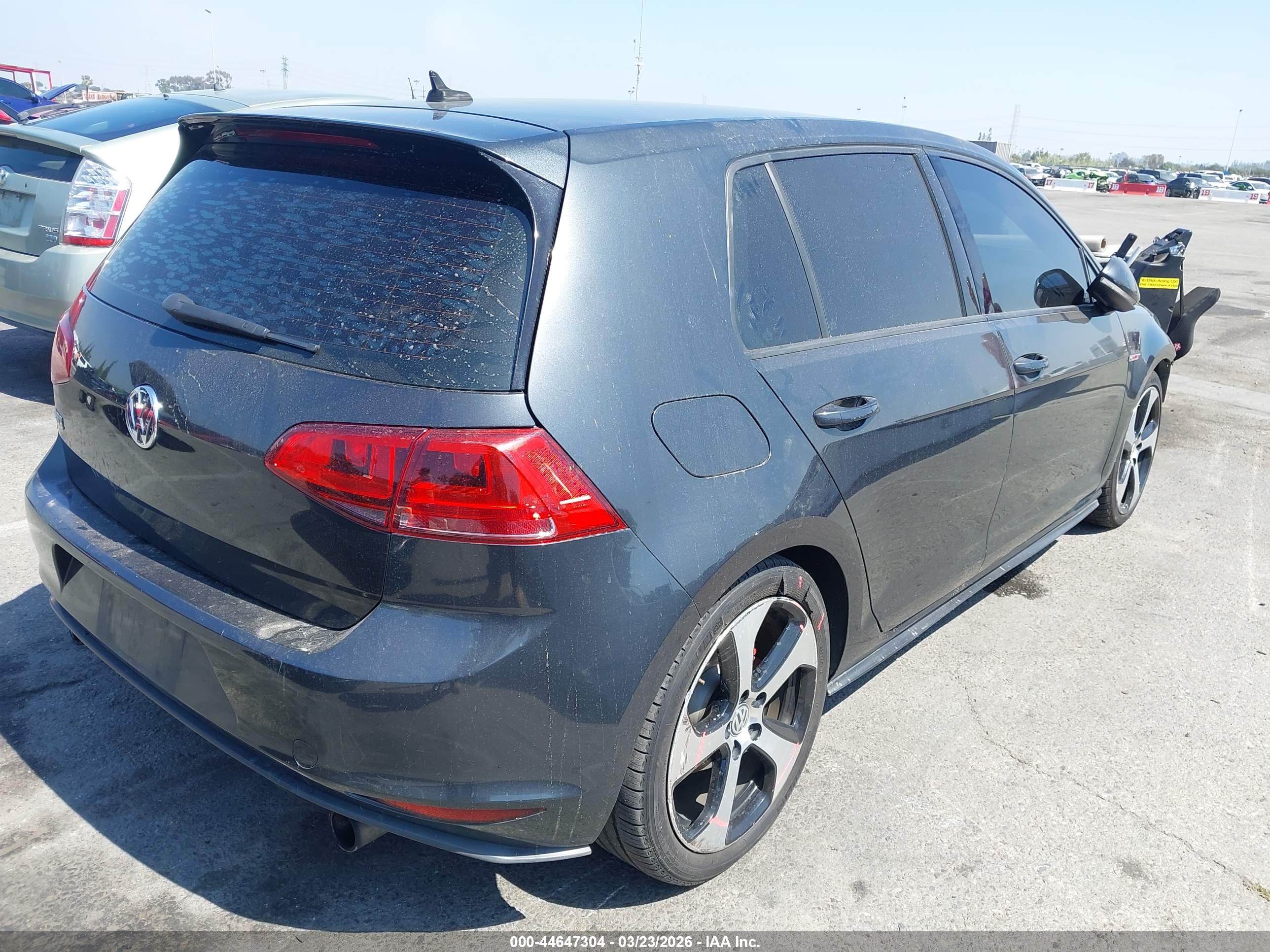 VOLKSWAGEN GOLF image 4