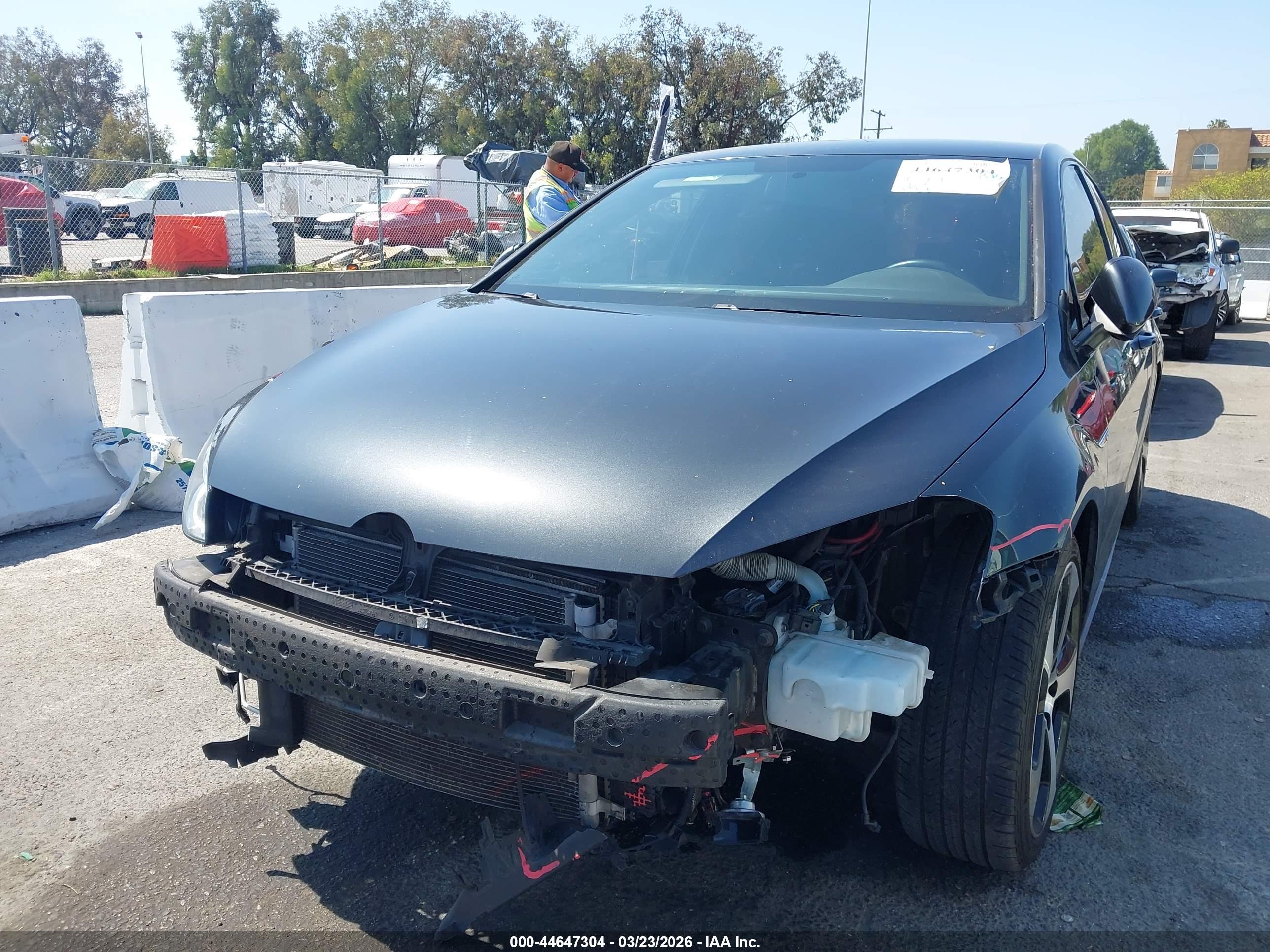 VOLKSWAGEN GOLF image 6