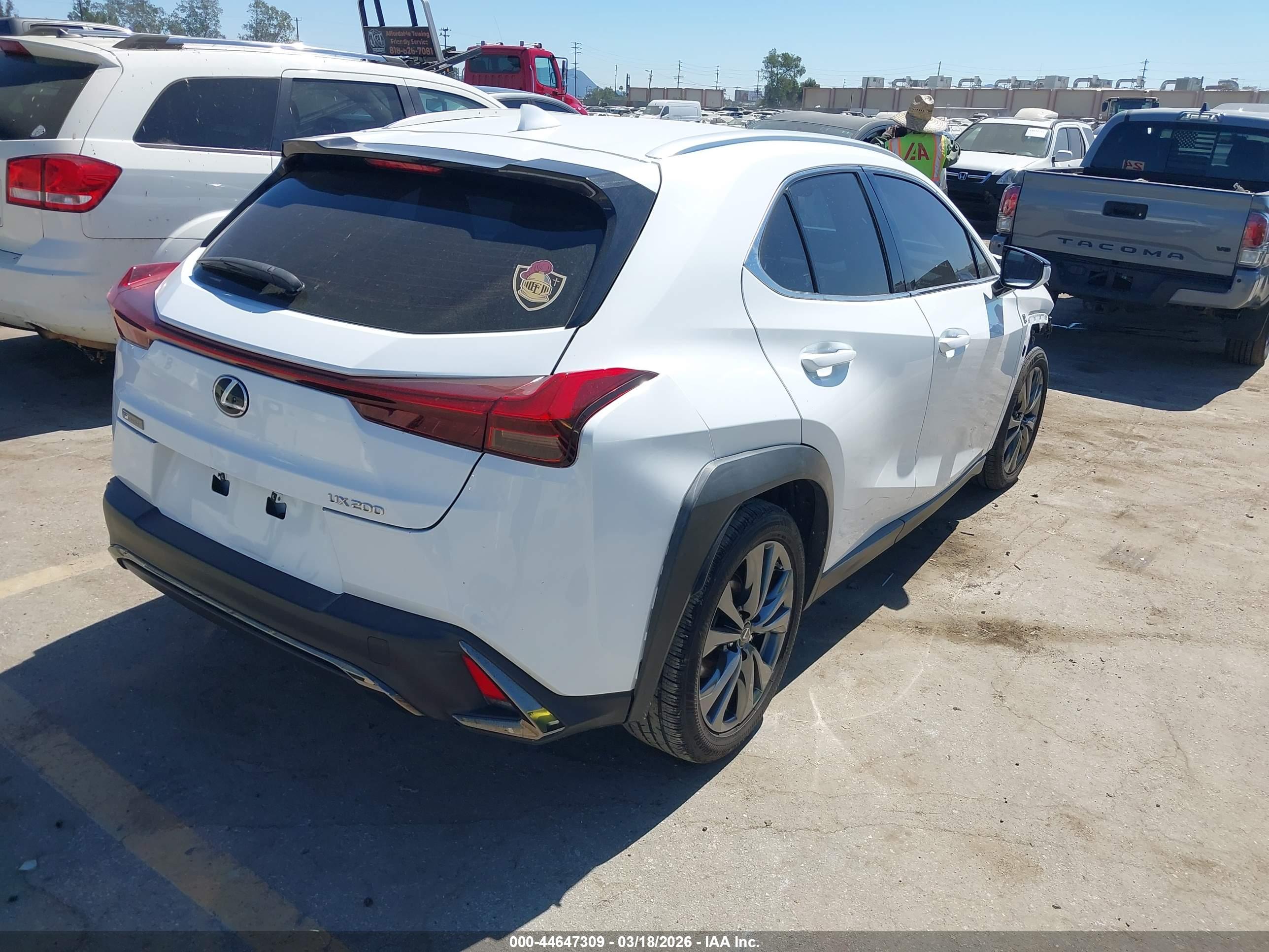 LEXUS UX image 4