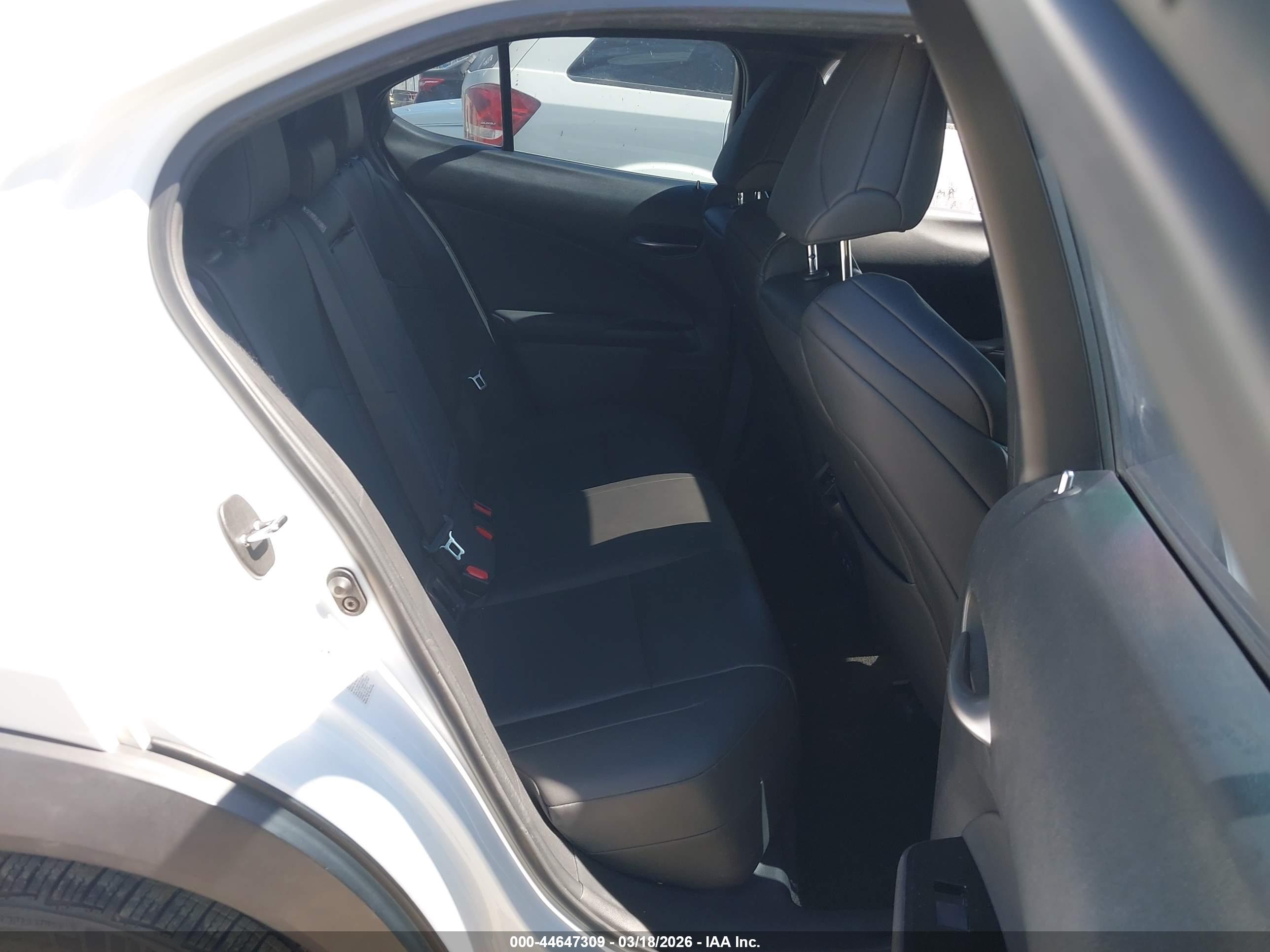 LEXUS UX image 8