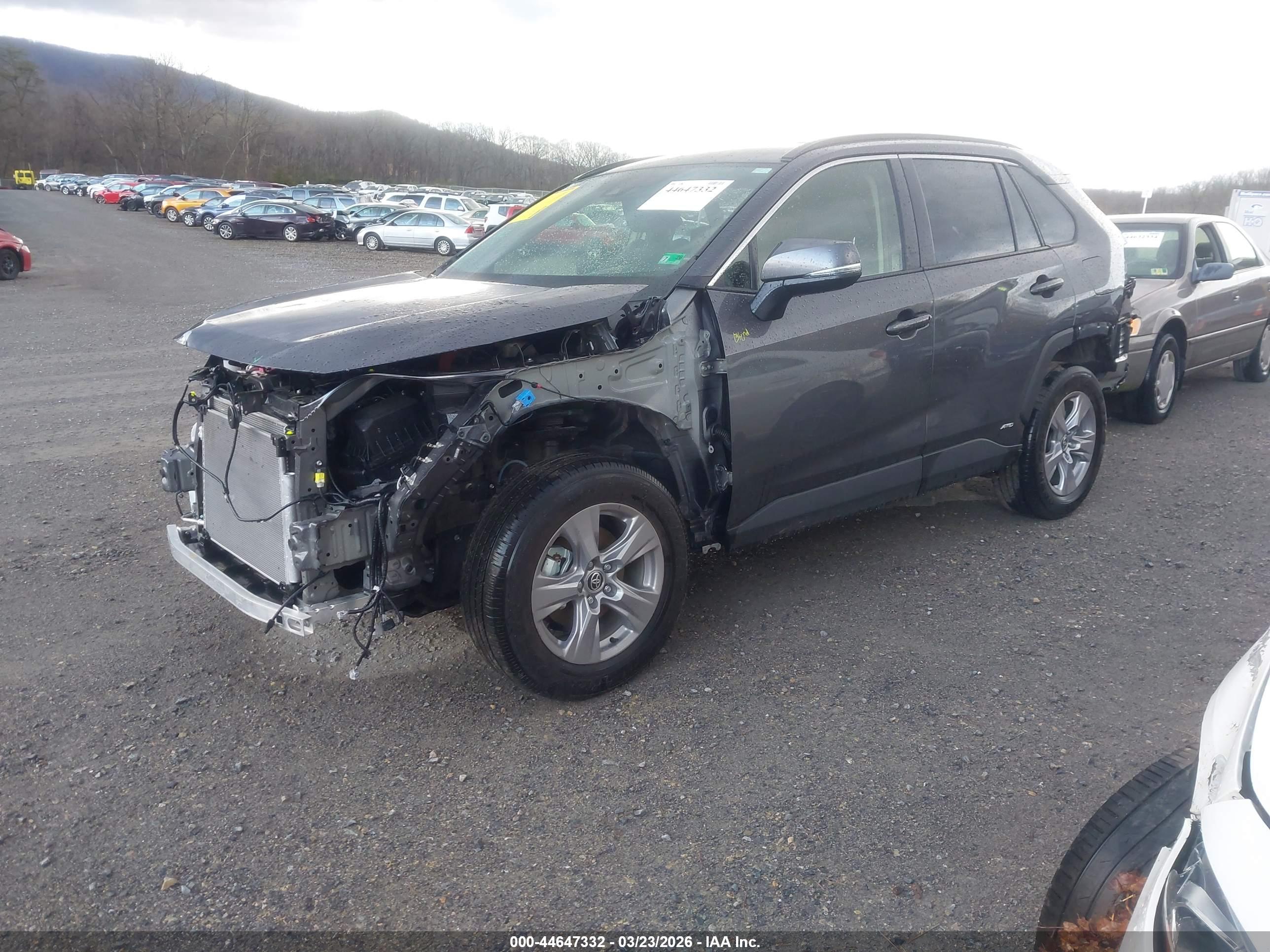 TOYOTA RAV4 image 2