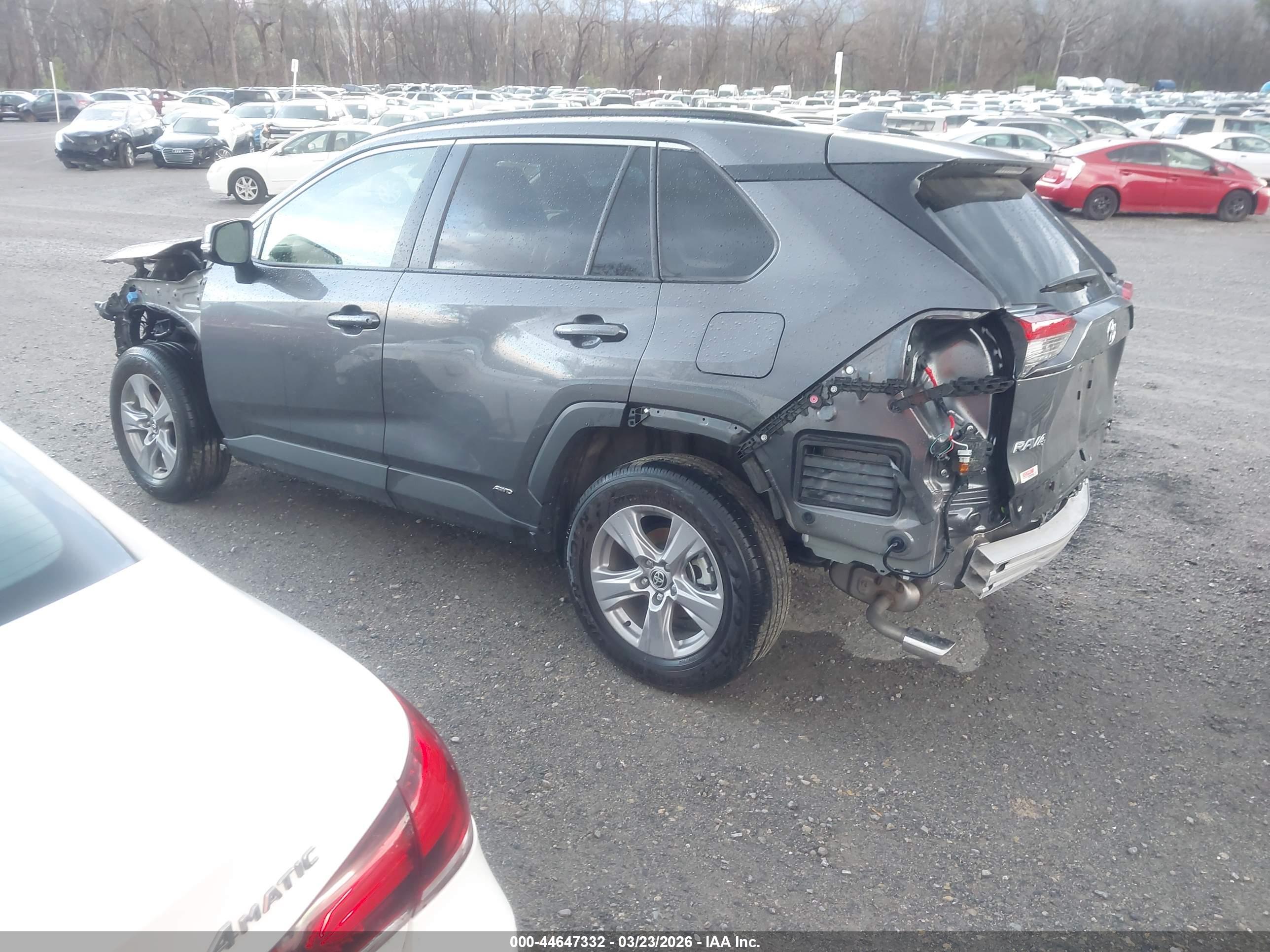 TOYOTA RAV4 image 3