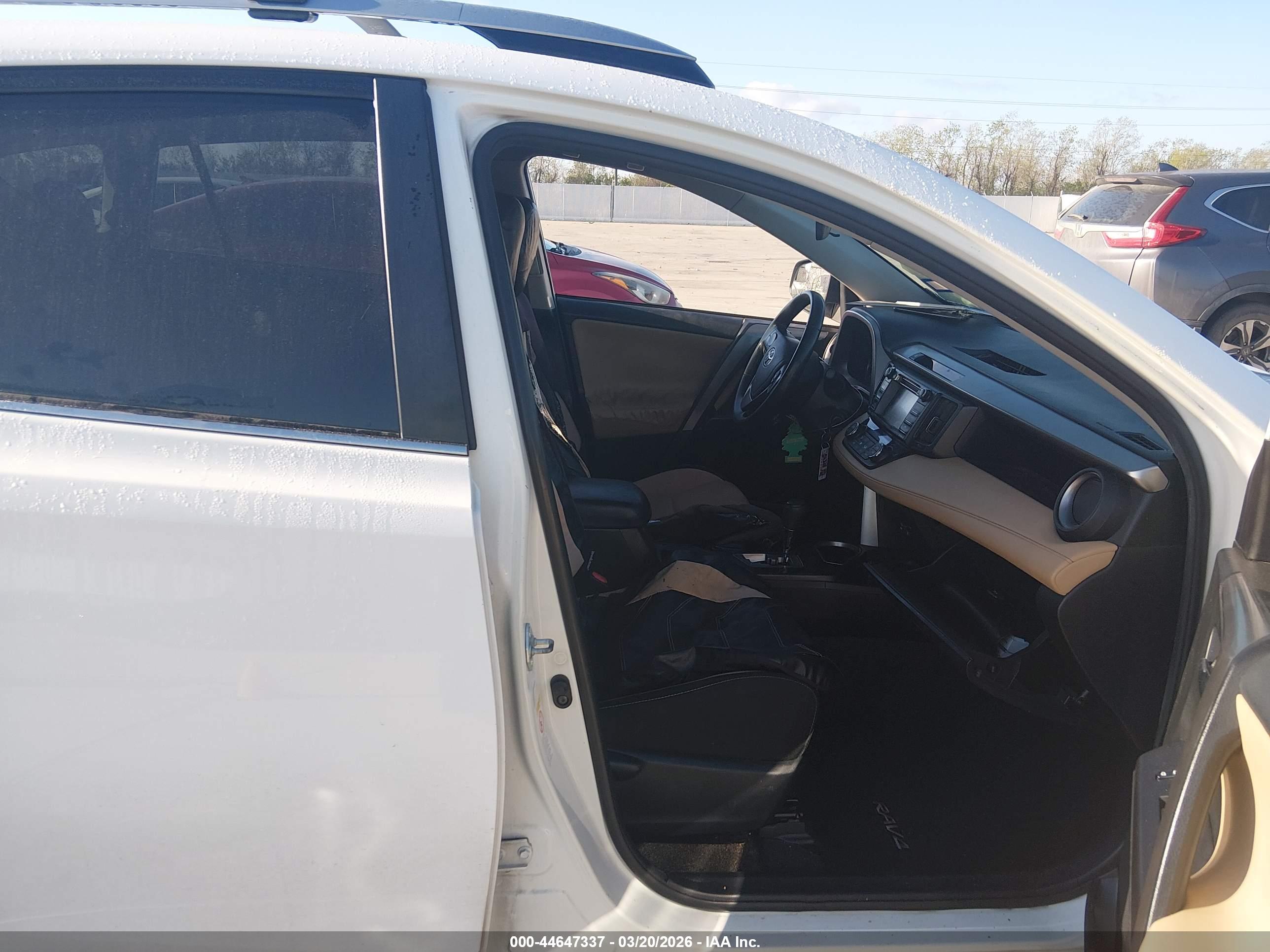 TOYOTA RAV4 image 5